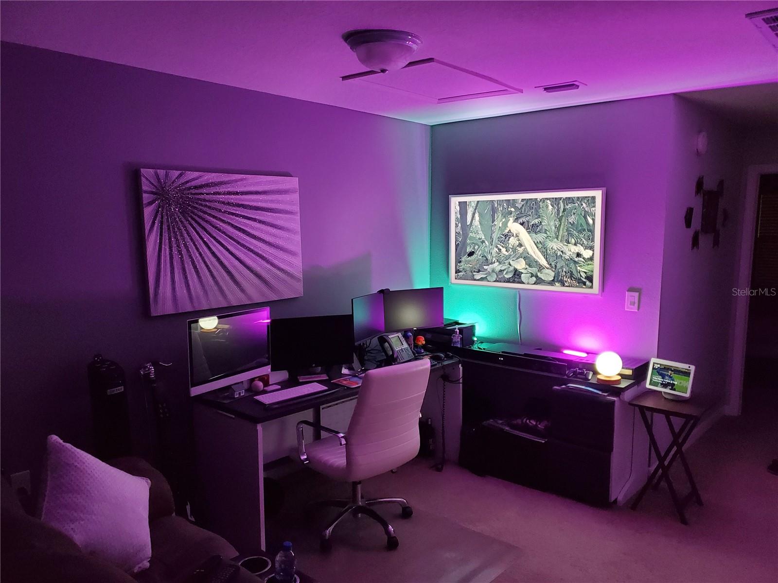 Dedicated workspace ideal for today’s remote lifestyle, easily adaptable as a home office, media room, or additional living space to suit your needs.