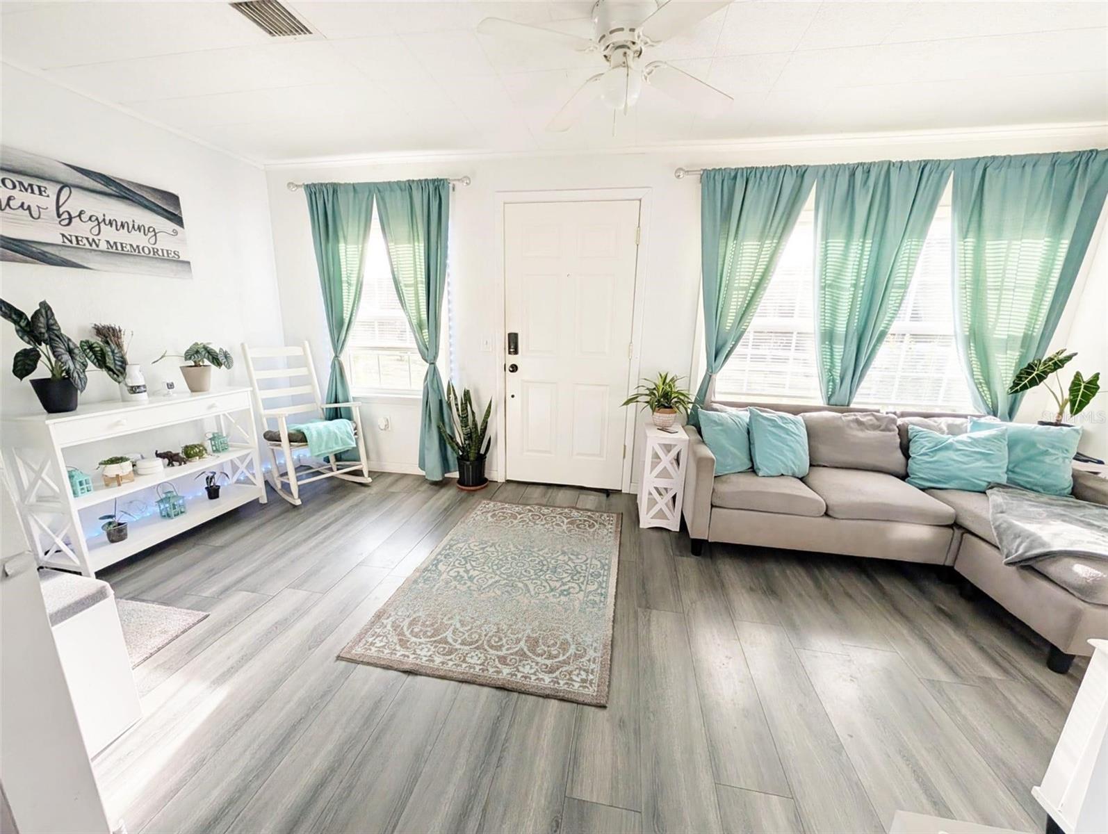 15243 S HIGHWAY 25, WEIRSDALE, FL, 32195