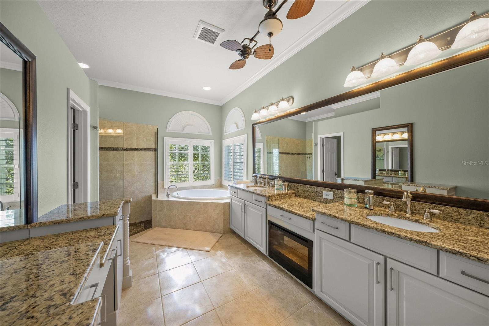 8282 BARTON FARMS BLVD, SARASOTA, FL, 34240