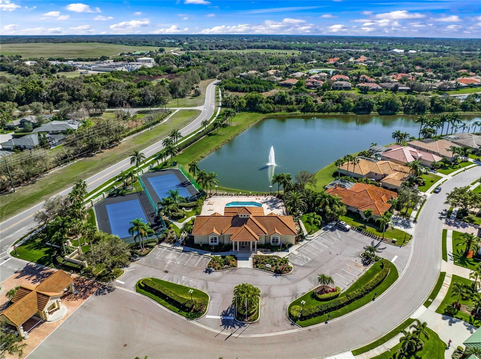 8282 BARTON FARMS BLVD, SARASOTA, FL, 34240