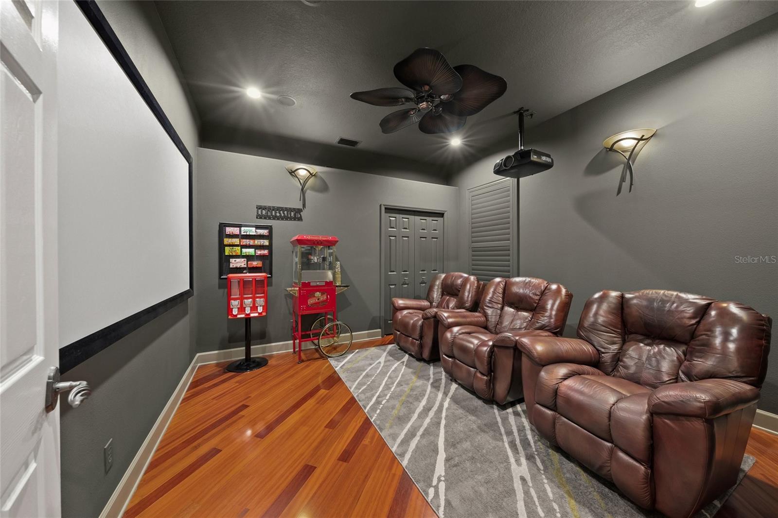 8282 BARTON FARMS BLVD, SARASOTA, FL, 34240