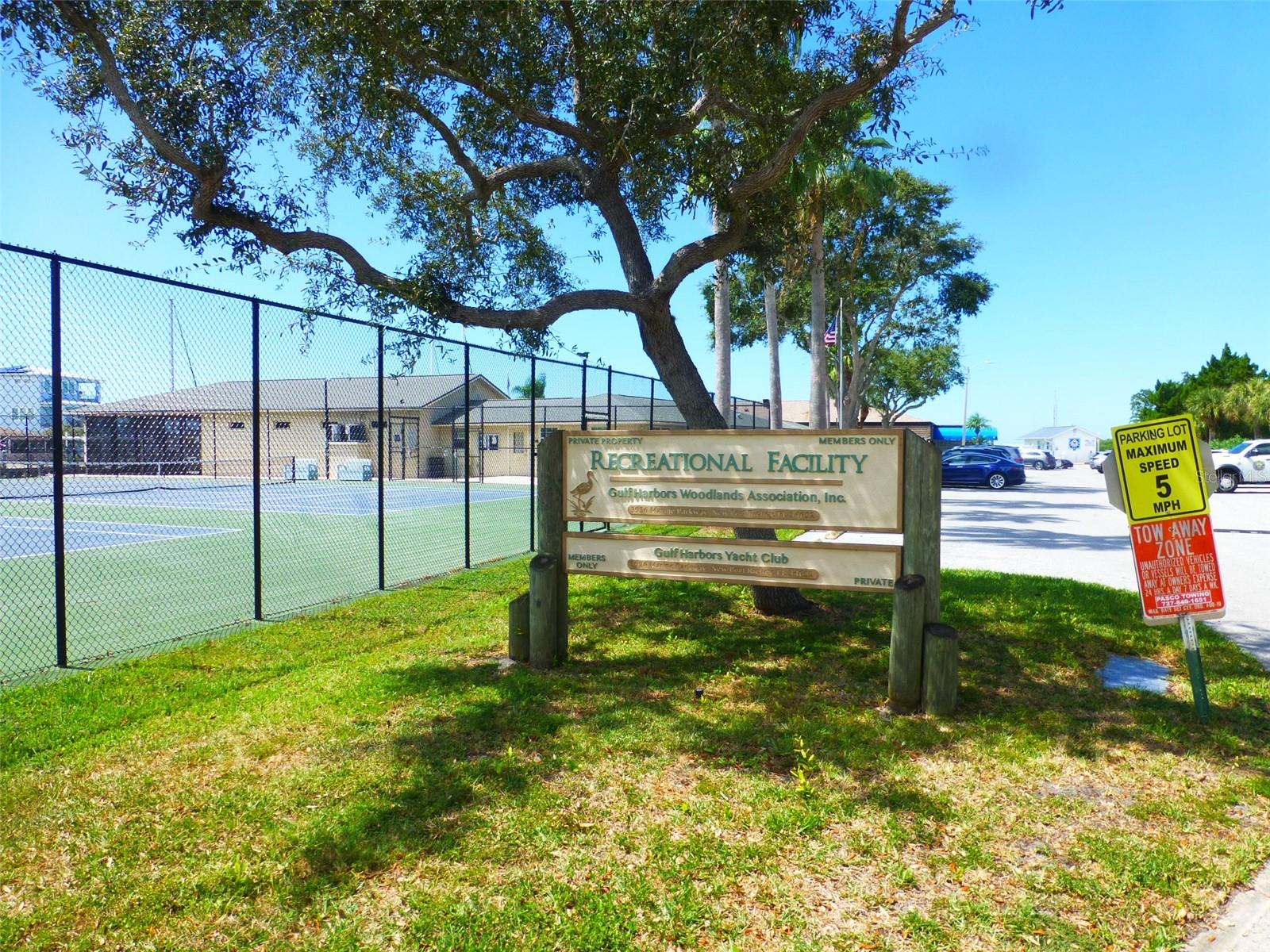 5557 SEA FOREST DR #215, NEW PORT RICHEY, FL, 34652