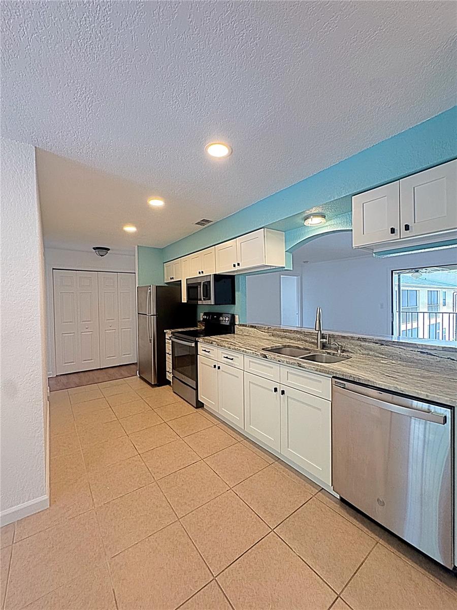 12261 SAILWINDS DR #203, LARGO, FL, 33773