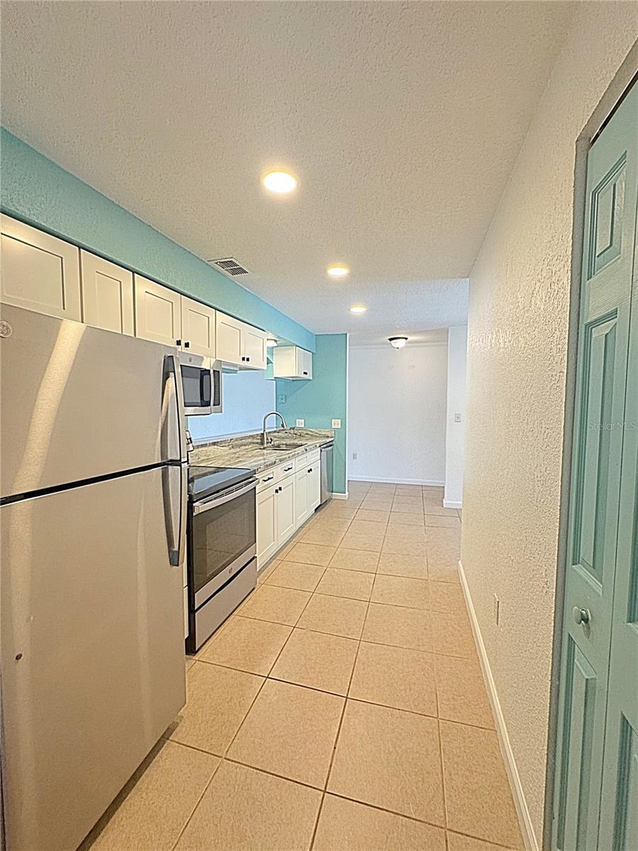 12261 SAILWINDS DR #203, LARGO, FL, 33773