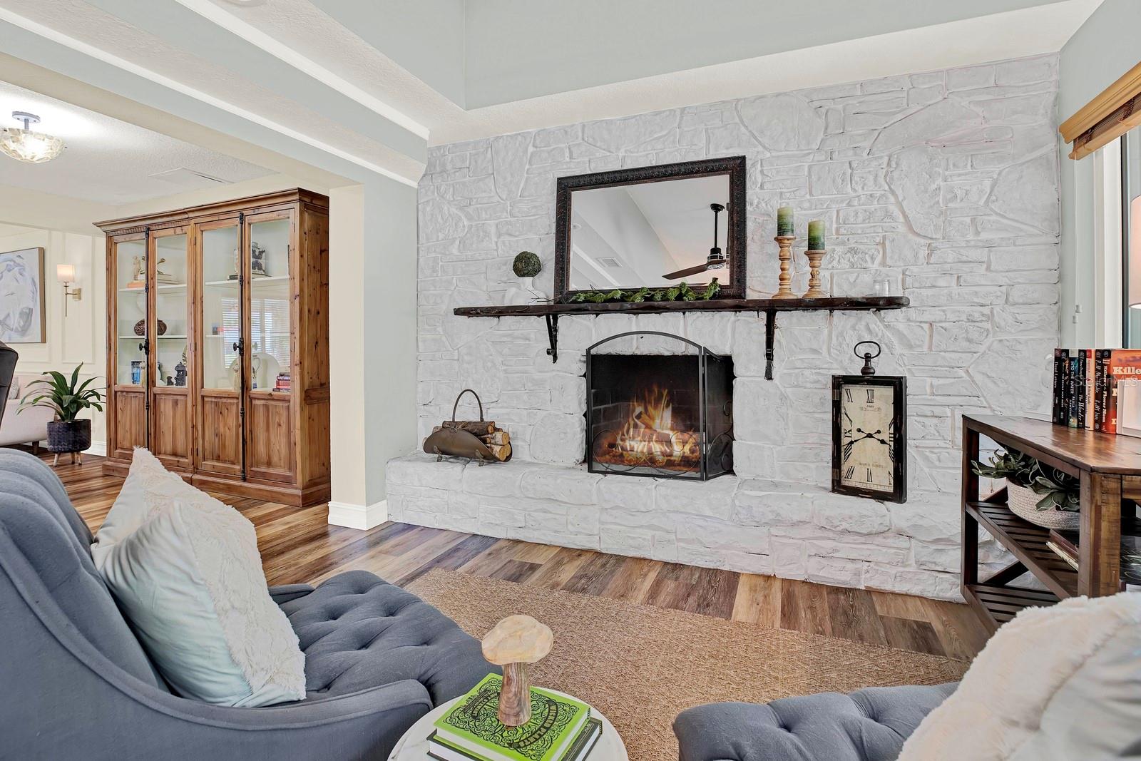 2107 W KYRA DR, TAMPA, FL, 33612