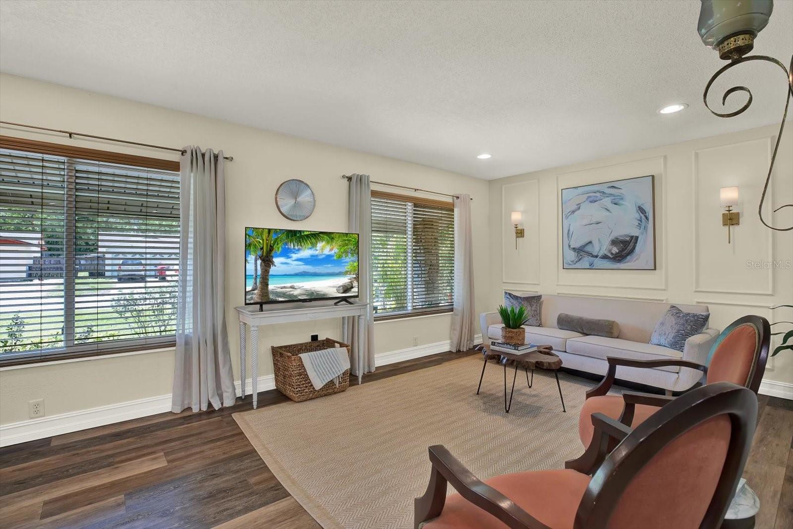 2107 W KYRA DR, TAMPA, FL, 33612