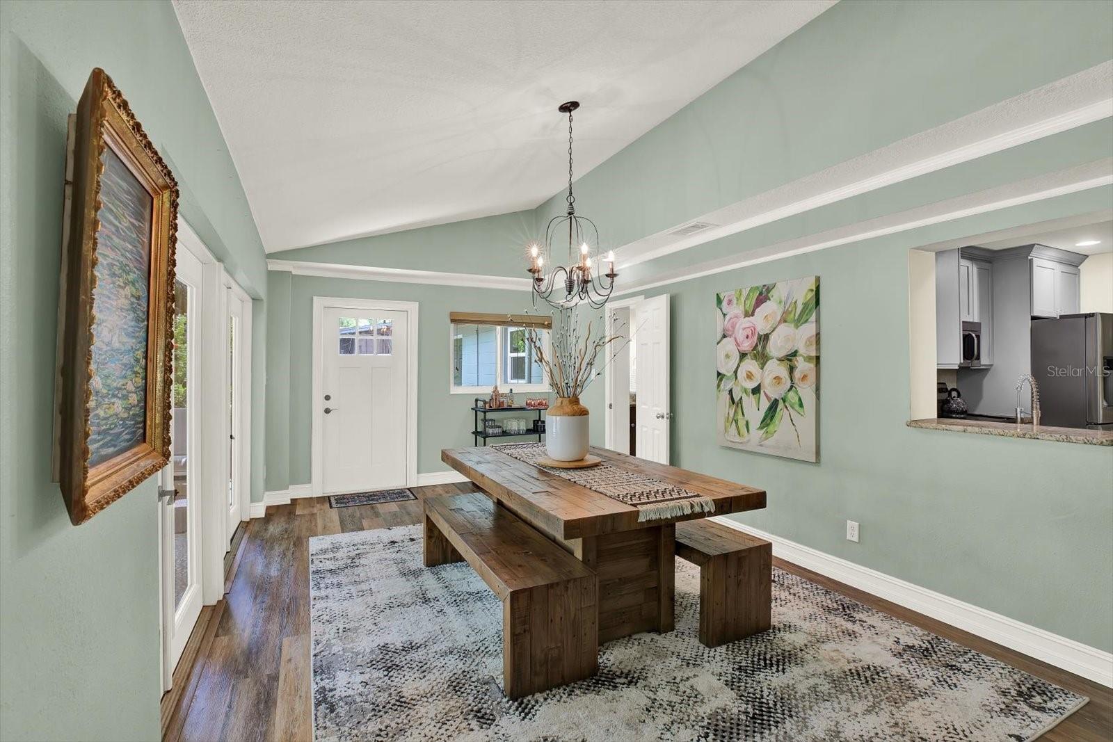 2107 W KYRA DR, TAMPA, FL, 33612