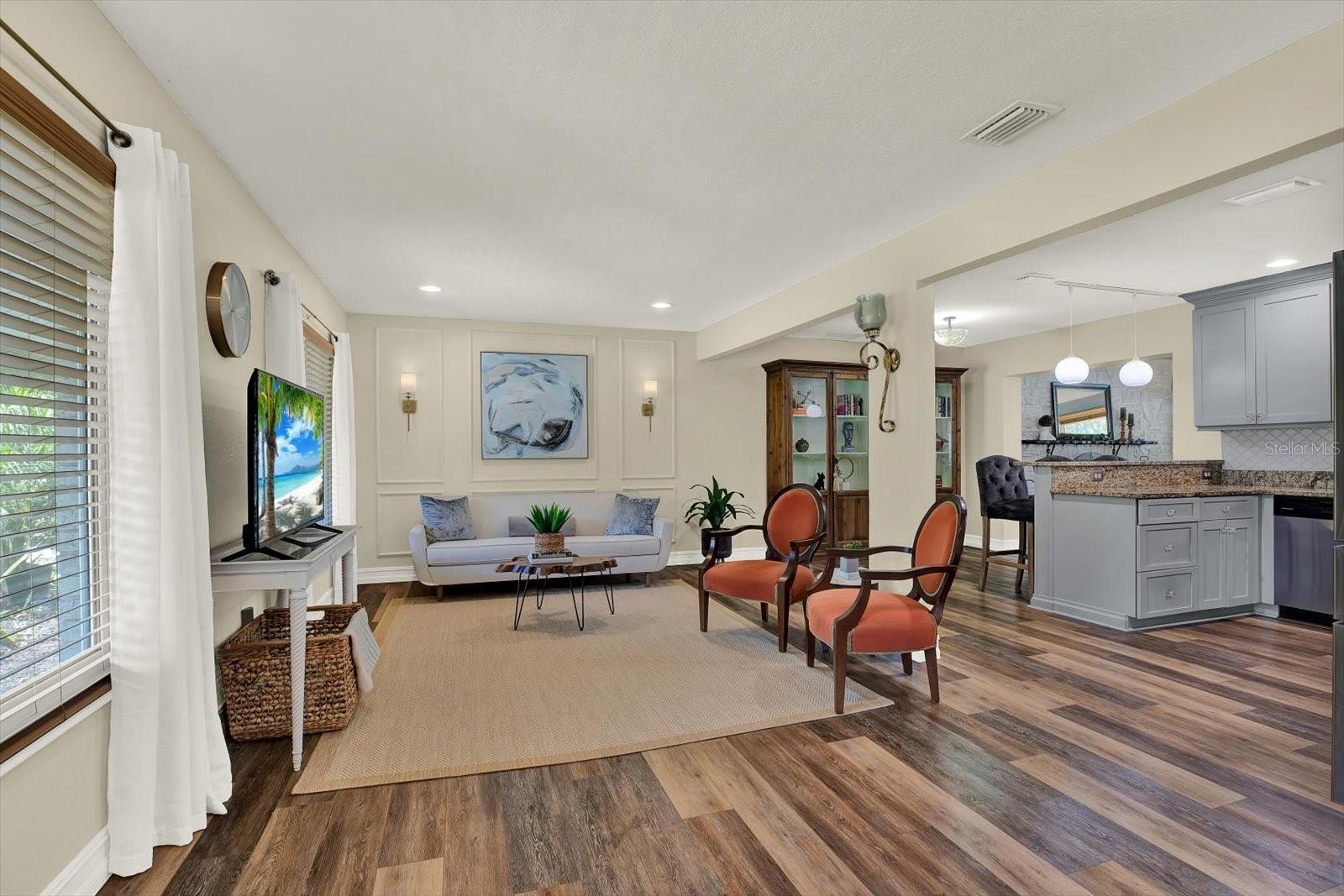 2107 W KYRA DR, TAMPA, FL, 33612