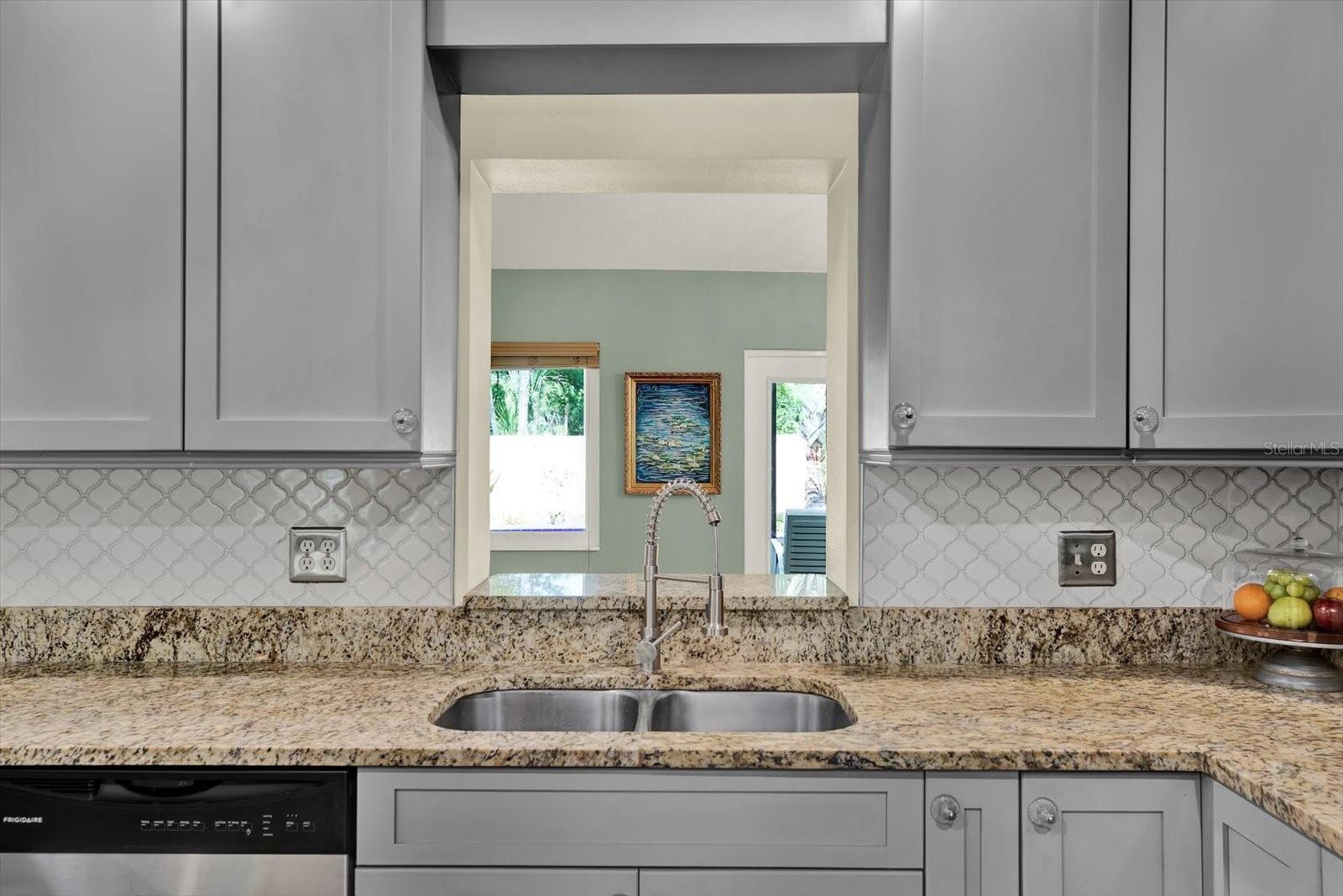 2107 W KYRA DR, TAMPA, FL, 33612