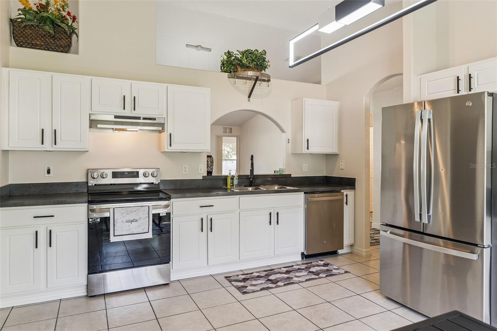 37 LINDSAY DR, PALM COAST, FL, 32137