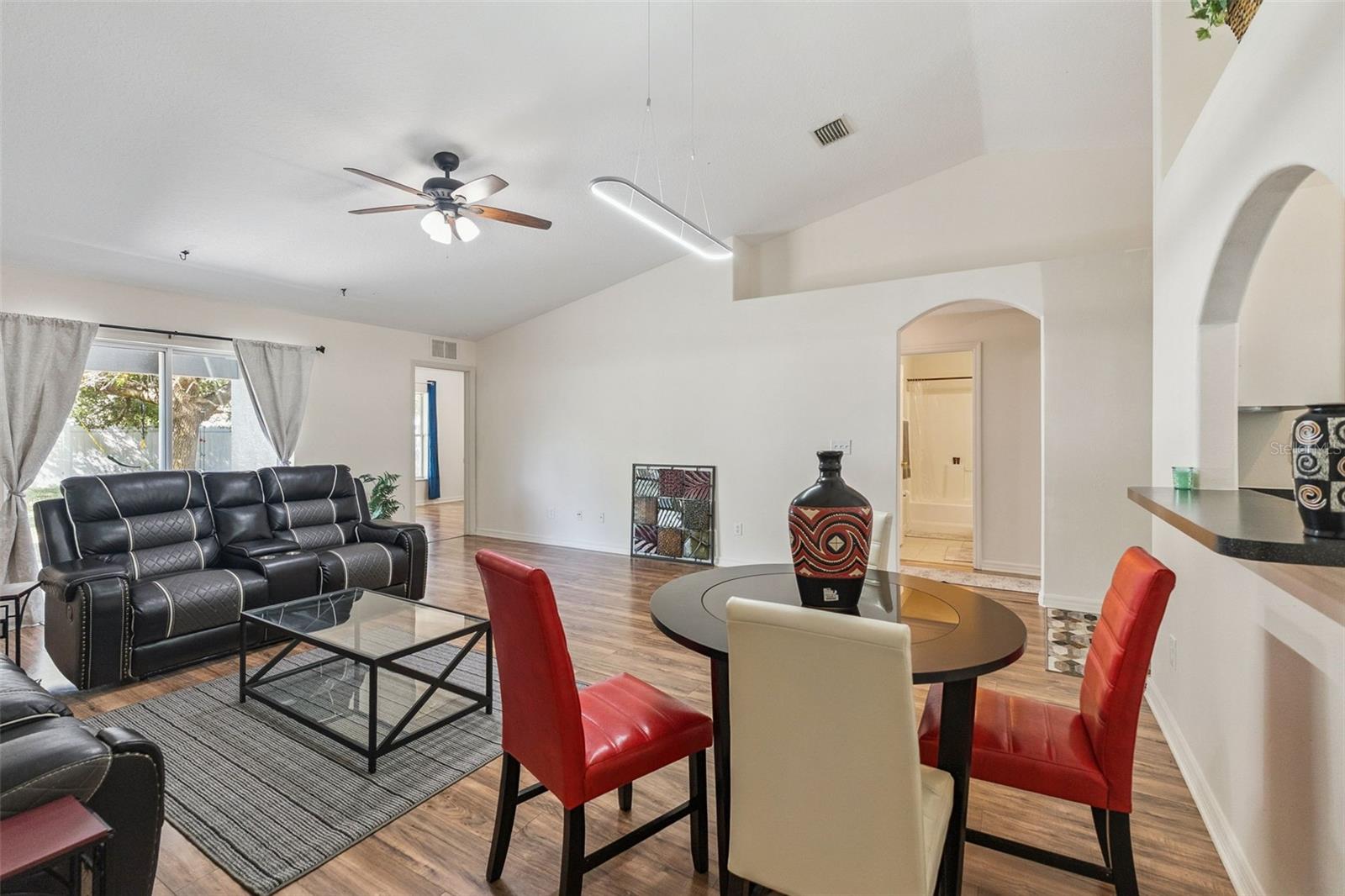 37 LINDSAY DR, PALM COAST, FL, 32137