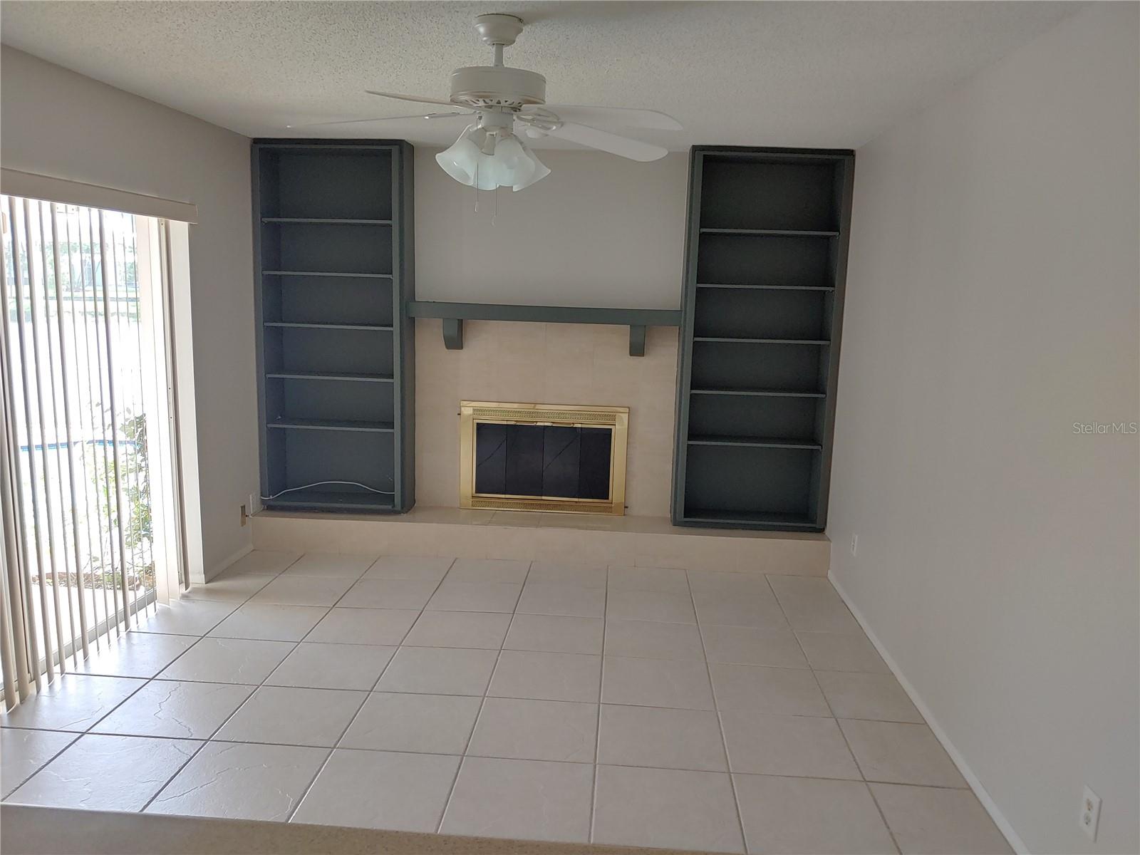 525 MORENO CIR NE, ST PETERSBURG, FL, 33703
