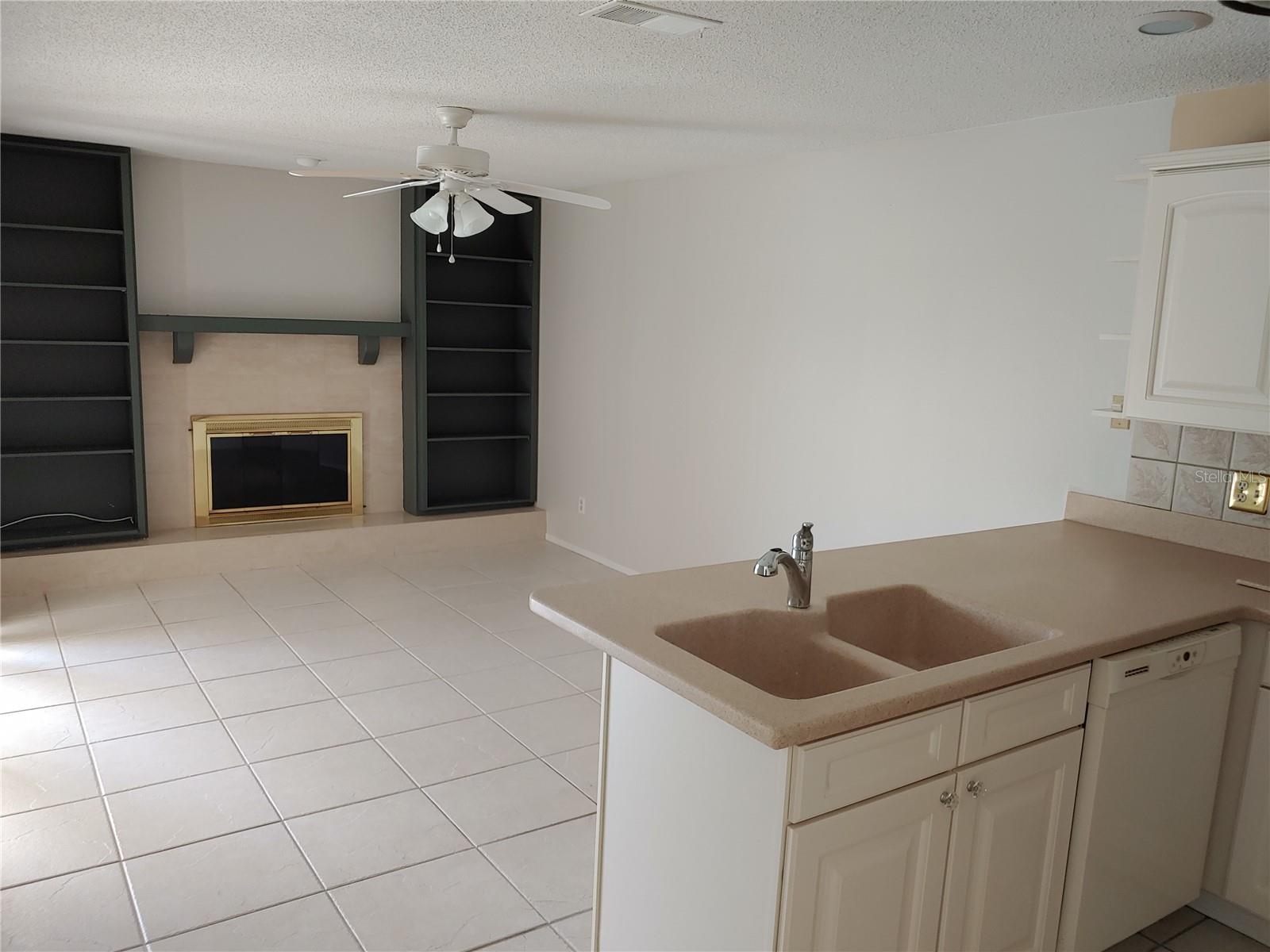 525 MORENO CIR NE, ST PETERSBURG, FL, 33703