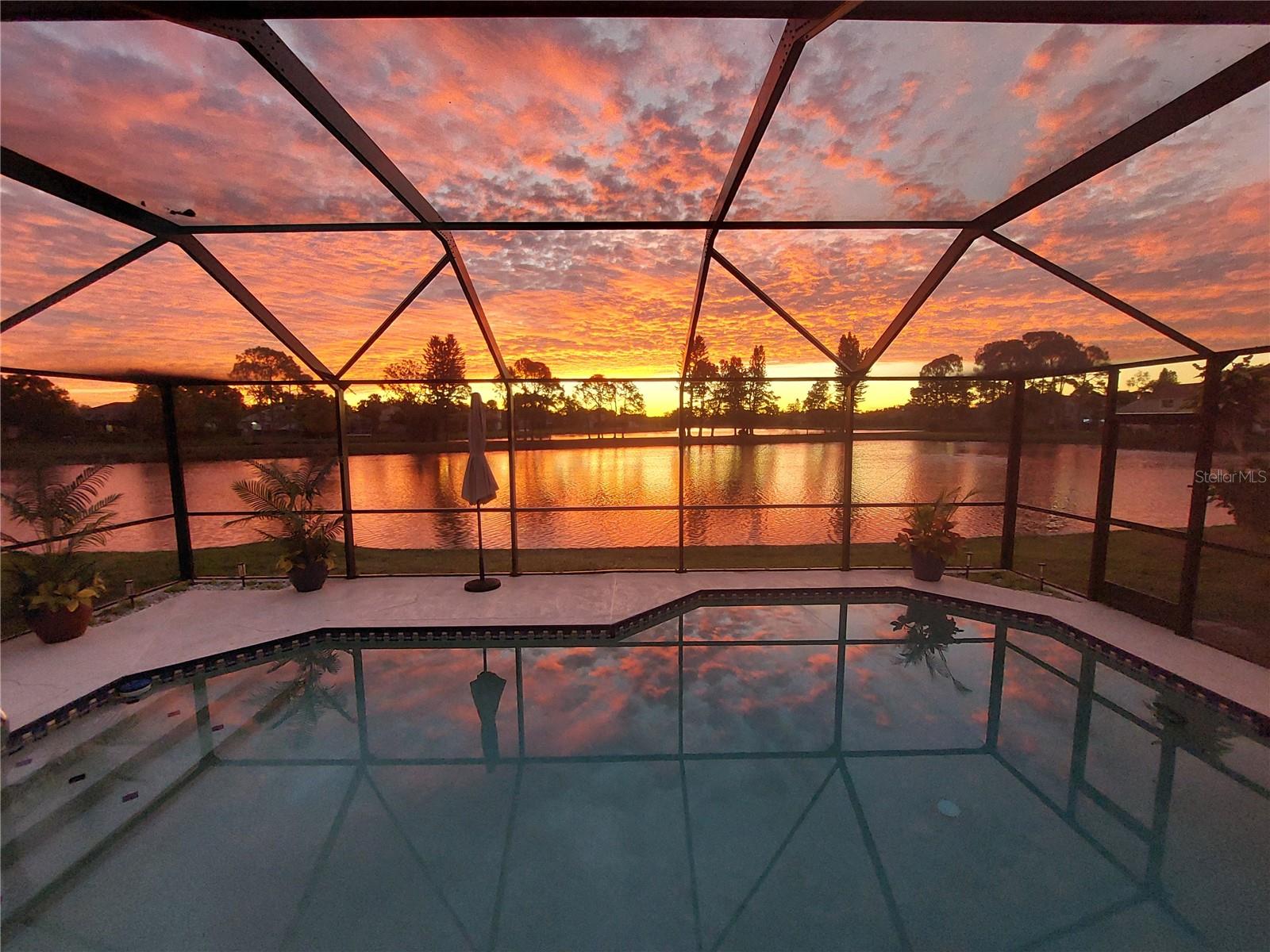 525 MORENO CIR NE, ST PETERSBURG, FL, 33703