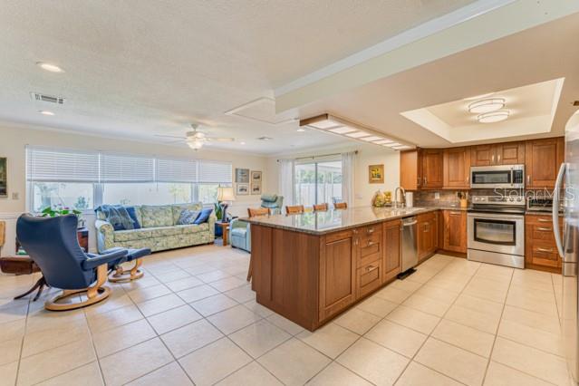 13940 JOYCE DR, LARGO, FL, 33774