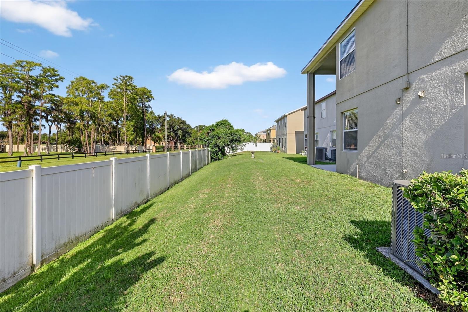 8840 CAMERON CREST DR, TAMPA, FL, 33626