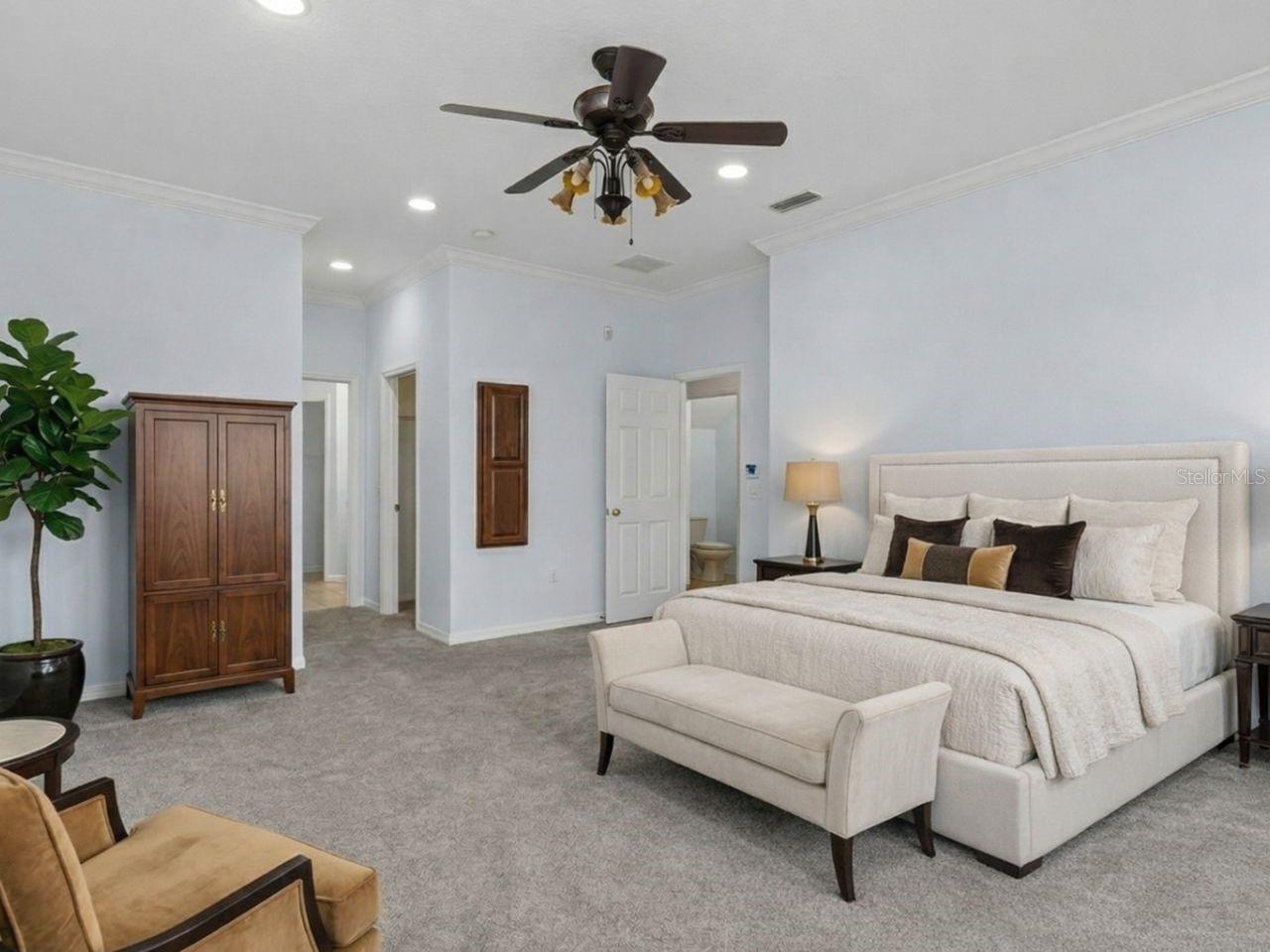 8840 CAMERON CREST DR, TAMPA, FL, 33626