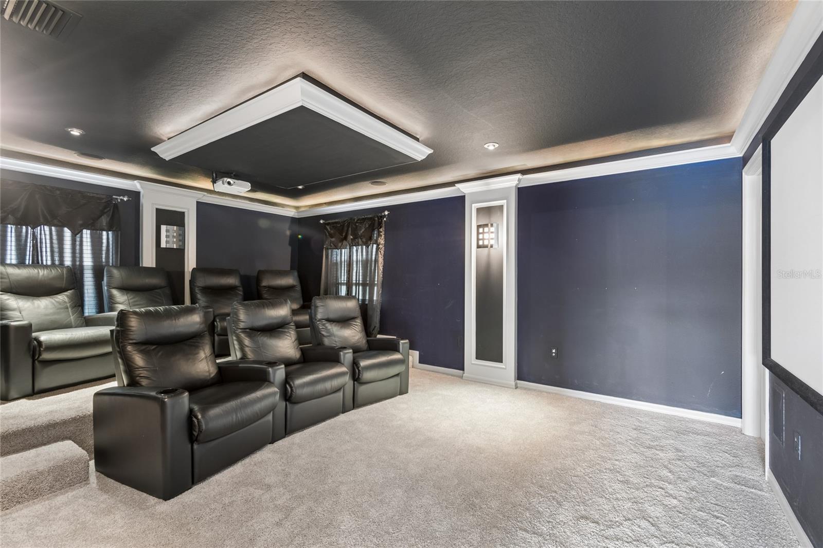 8840 CAMERON CREST DR, TAMPA, FL, 33626