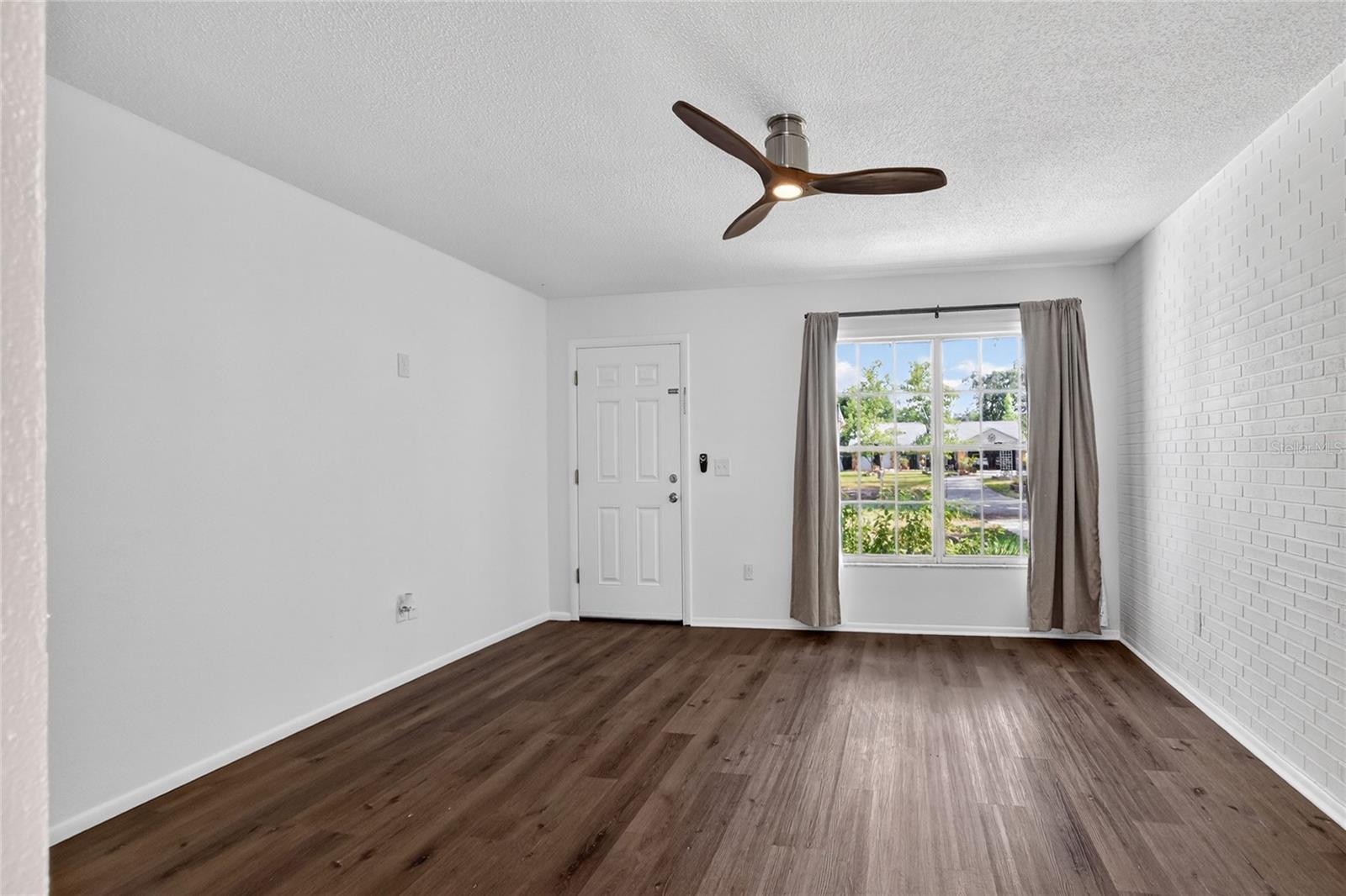 205 LENTZ RD, BRANDON, FL, 33510