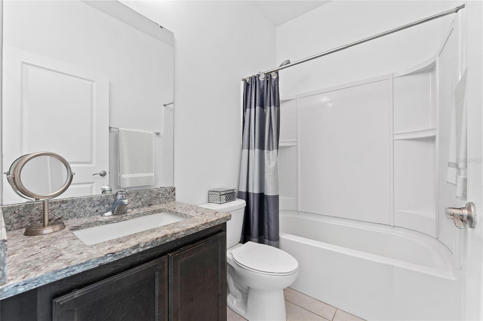 1020 KELLOGG DR, TAVARES, FL, 32778