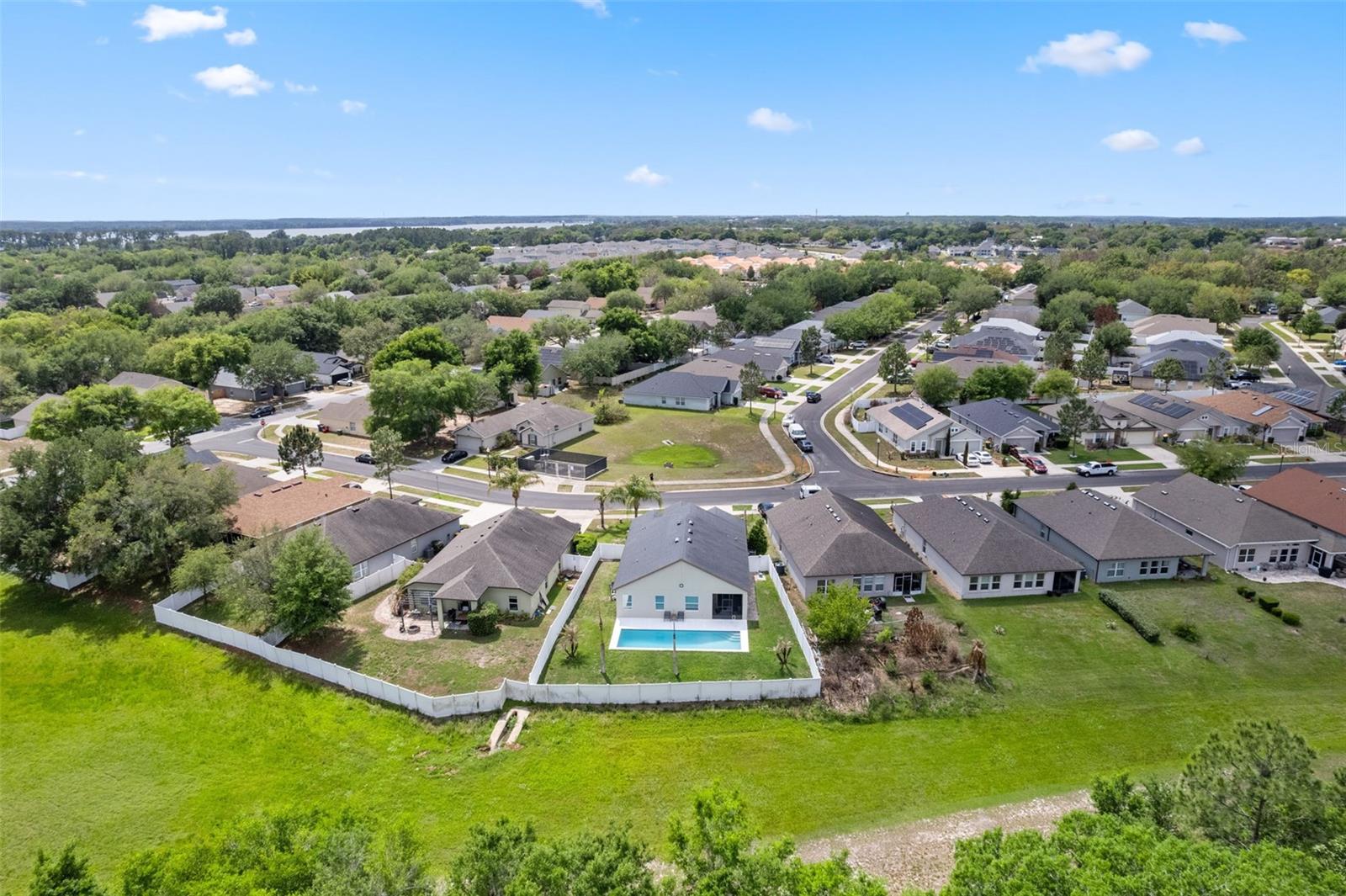 1020 KELLOGG DR, TAVARES, FL, 32778