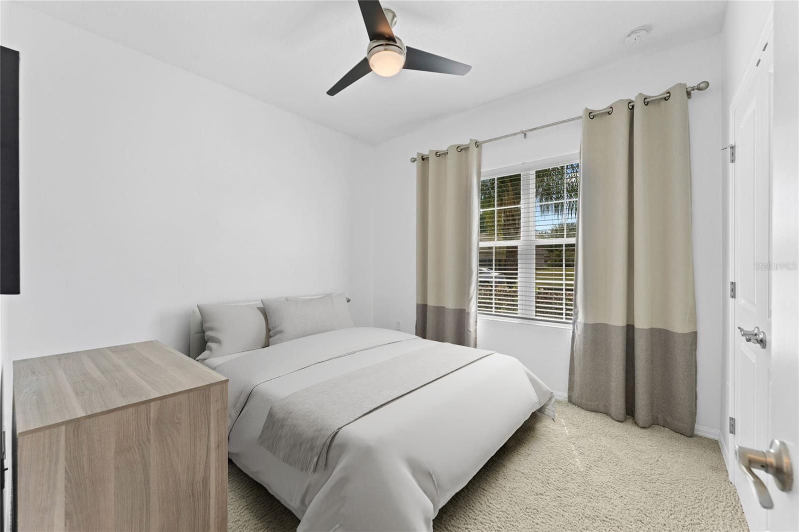 1020 KELLOGG DR, TAVARES, FL, 32778