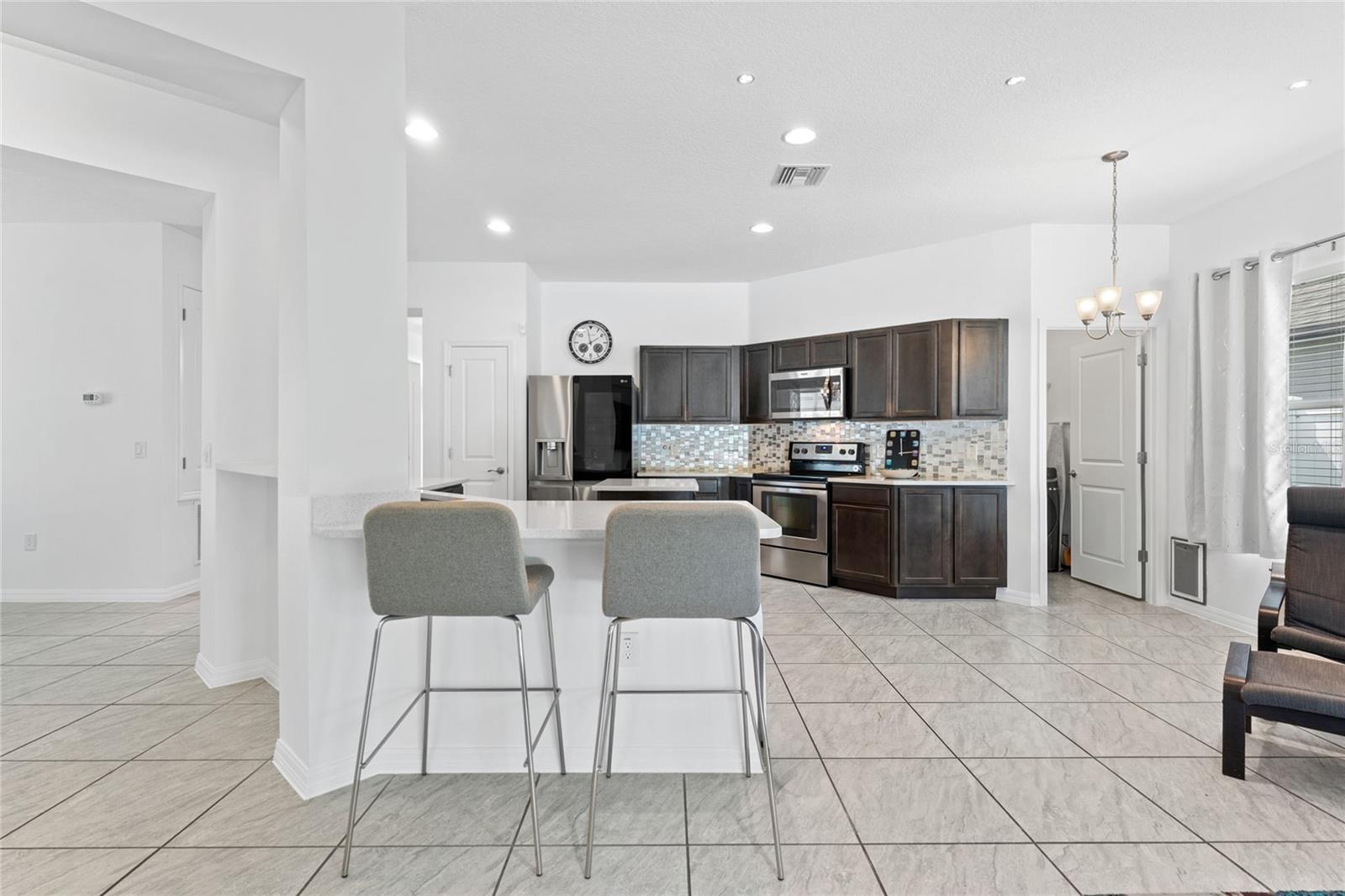 1020 KELLOGG DR, TAVARES, FL, 32778