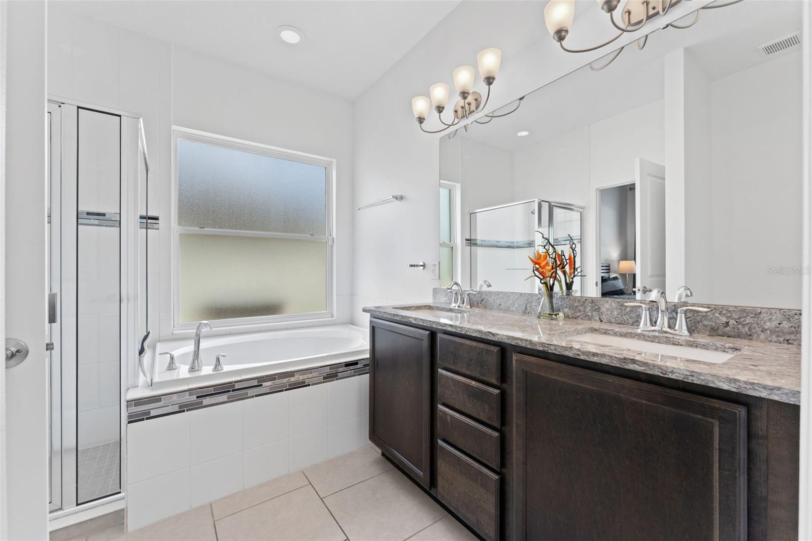 1020 KELLOGG DR, TAVARES, FL, 32778