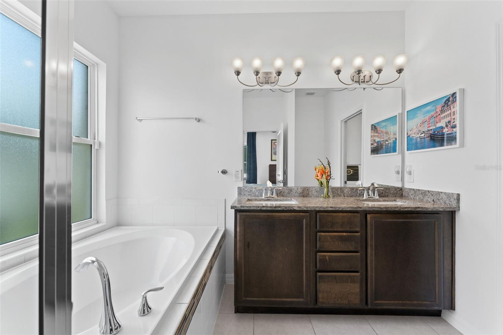 1020 KELLOGG DR, TAVARES, FL, 32778