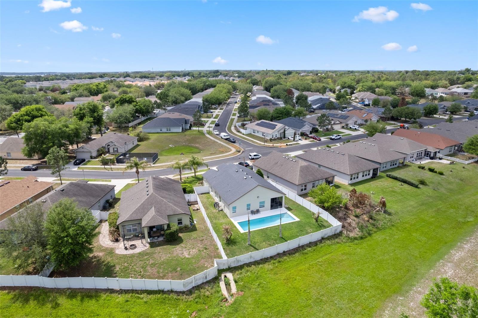 1020 KELLOGG DR, TAVARES, FL, 32778