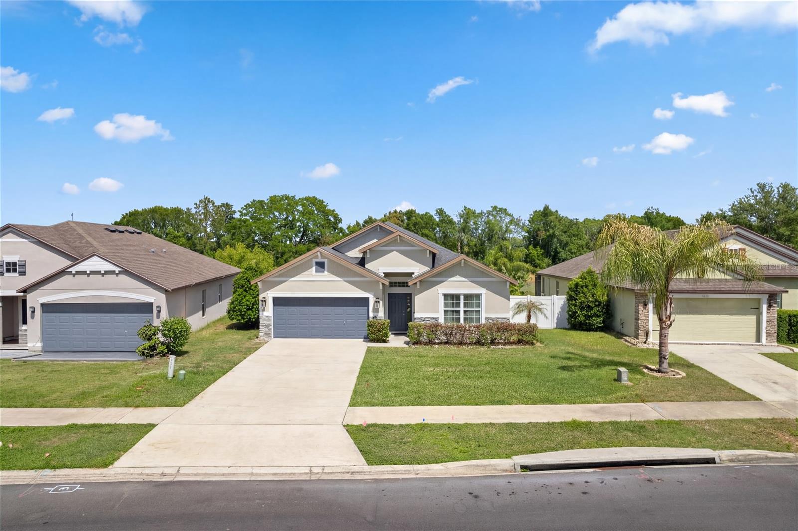 1020 KELLOGG DR, TAVARES, FL, 32778