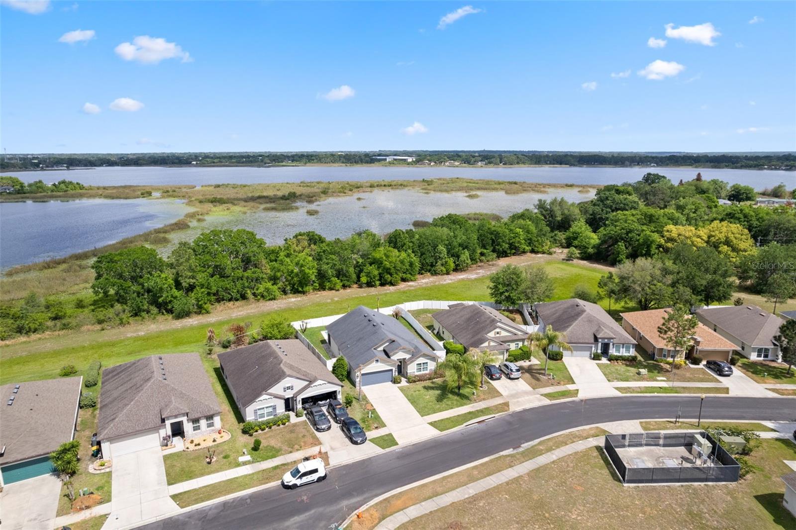 1020 KELLOGG DR, TAVARES, FL, 32778