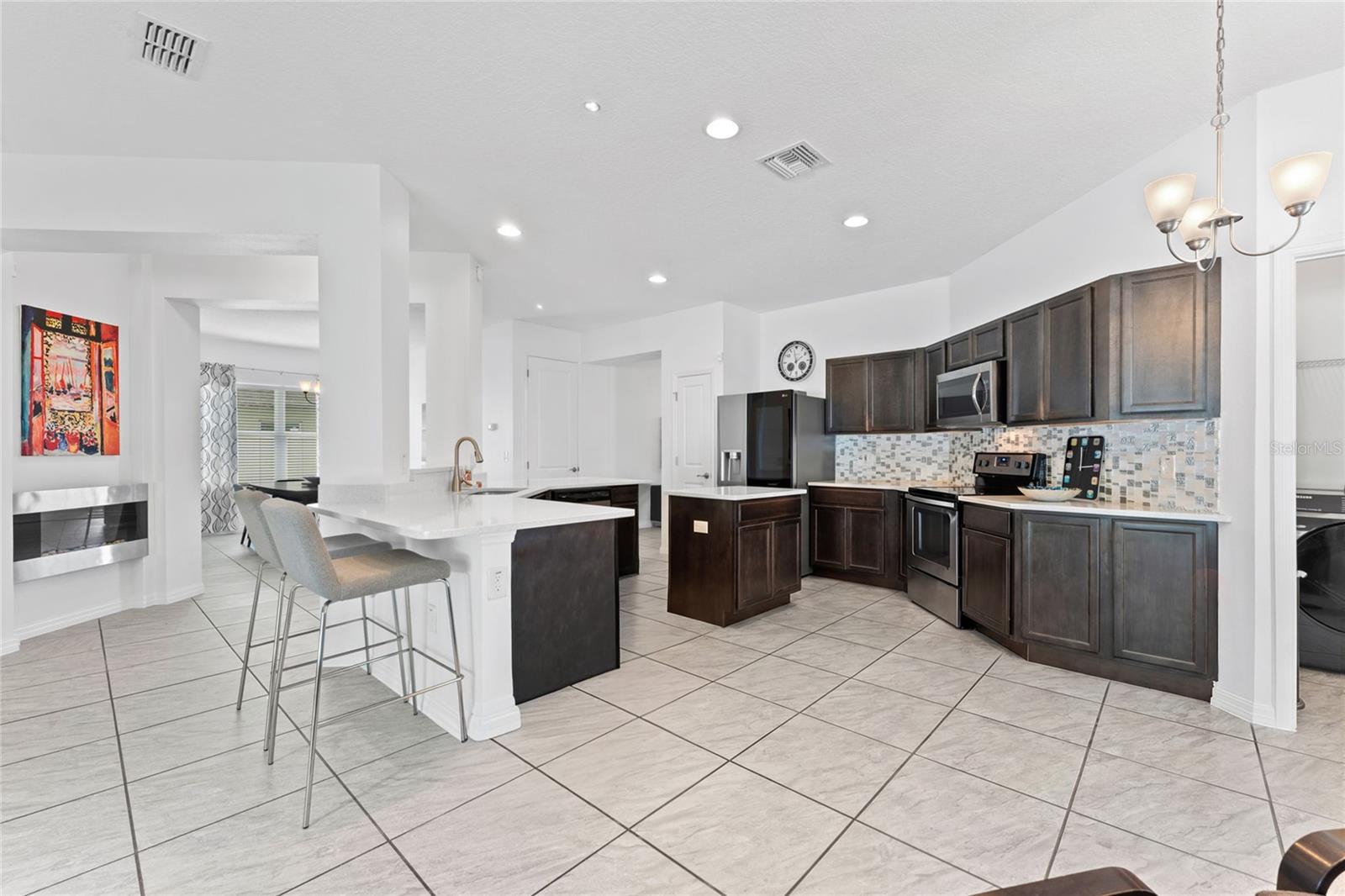 1020 KELLOGG DR, TAVARES, FL, 32778
