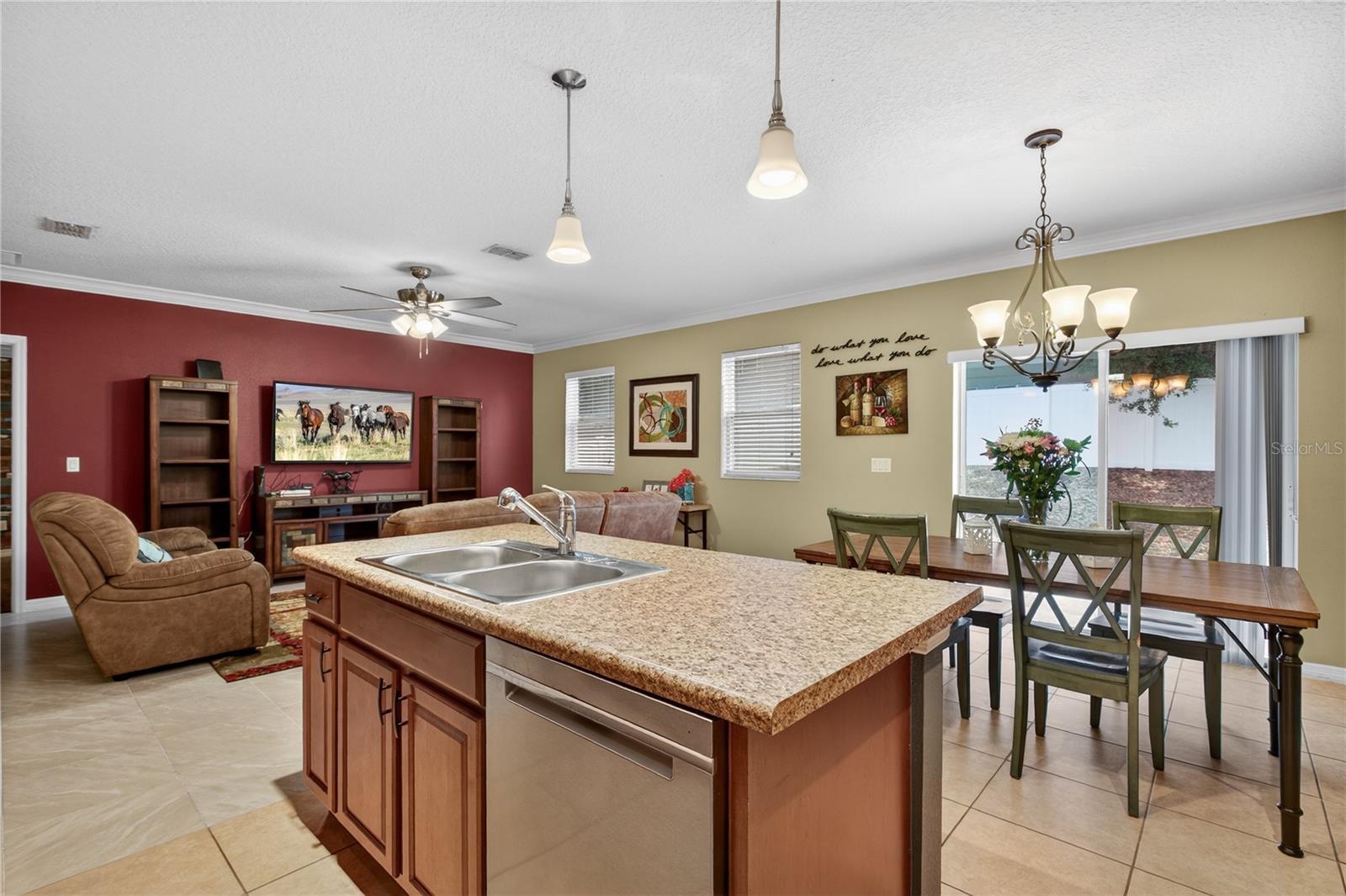 2454 NORWOOD PL, TAVARES, FL, 32778