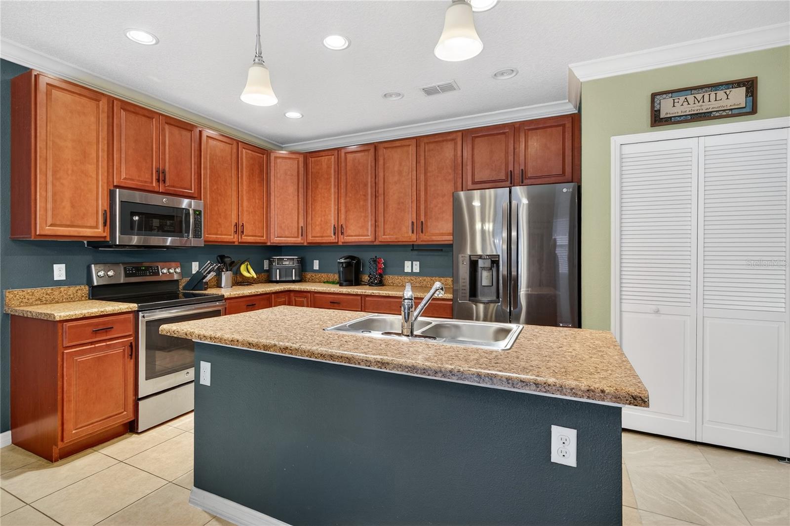2454 NORWOOD PL, TAVARES, FL, 32778