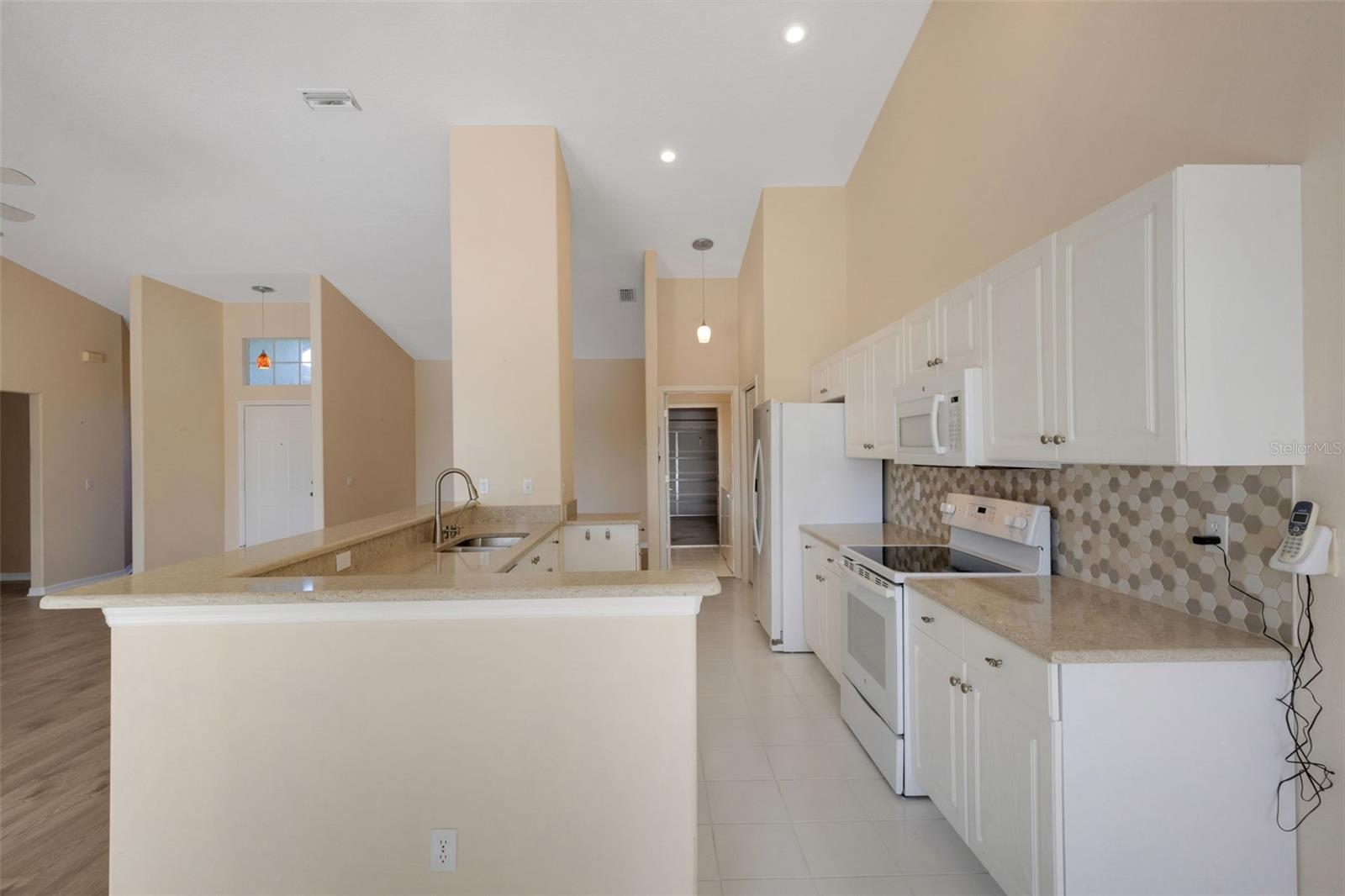 8976 WHITEMARSH AVE, SARASOTA, FL, 34238