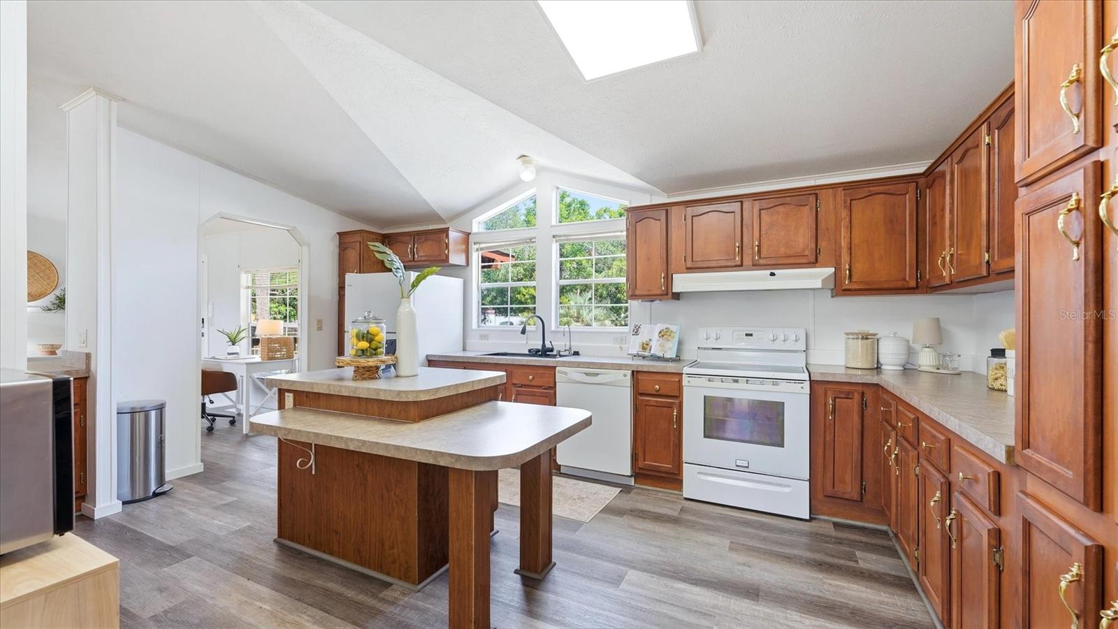 6125 SHIRLEY AVE, GIBSONTON, FL, 33534