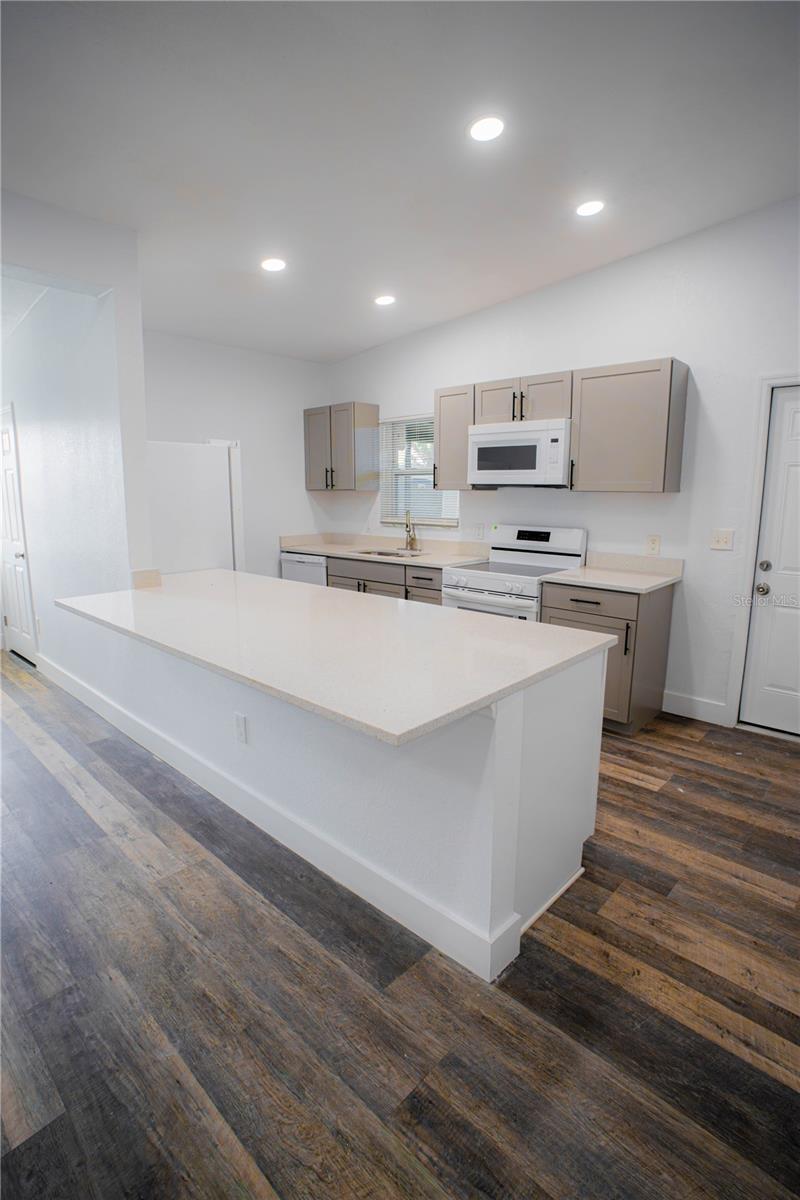 2144 HARBOR BLVD, PORT CHARLOTTE, FL, 33952
