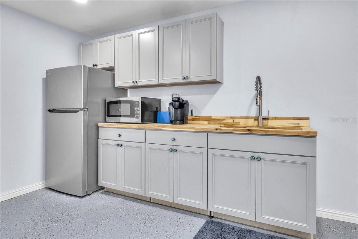 9470 COLONY DR, NORTH FORT MYERS, FL, 33917