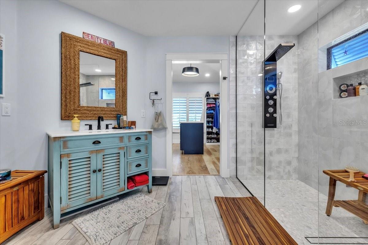 9470 COLONY DR, NORTH FORT MYERS, FL, 33917