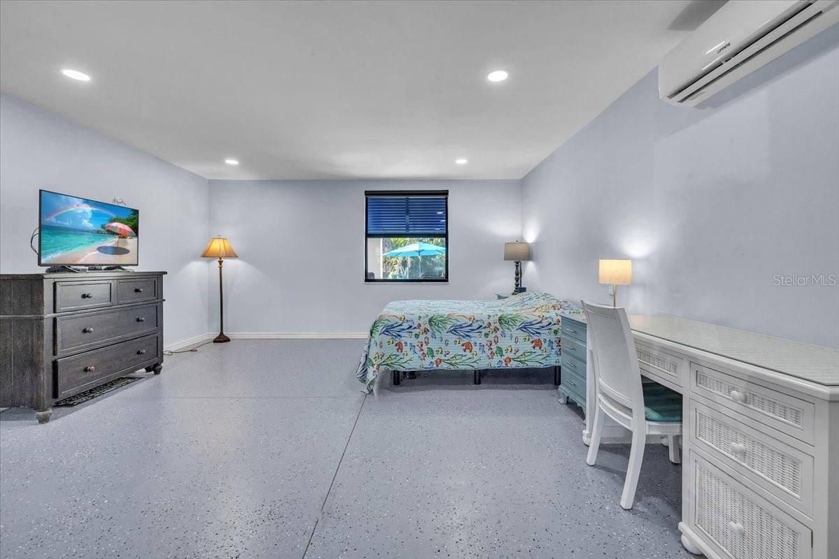 9470 COLONY DR, NORTH FORT MYERS, FL, 33917