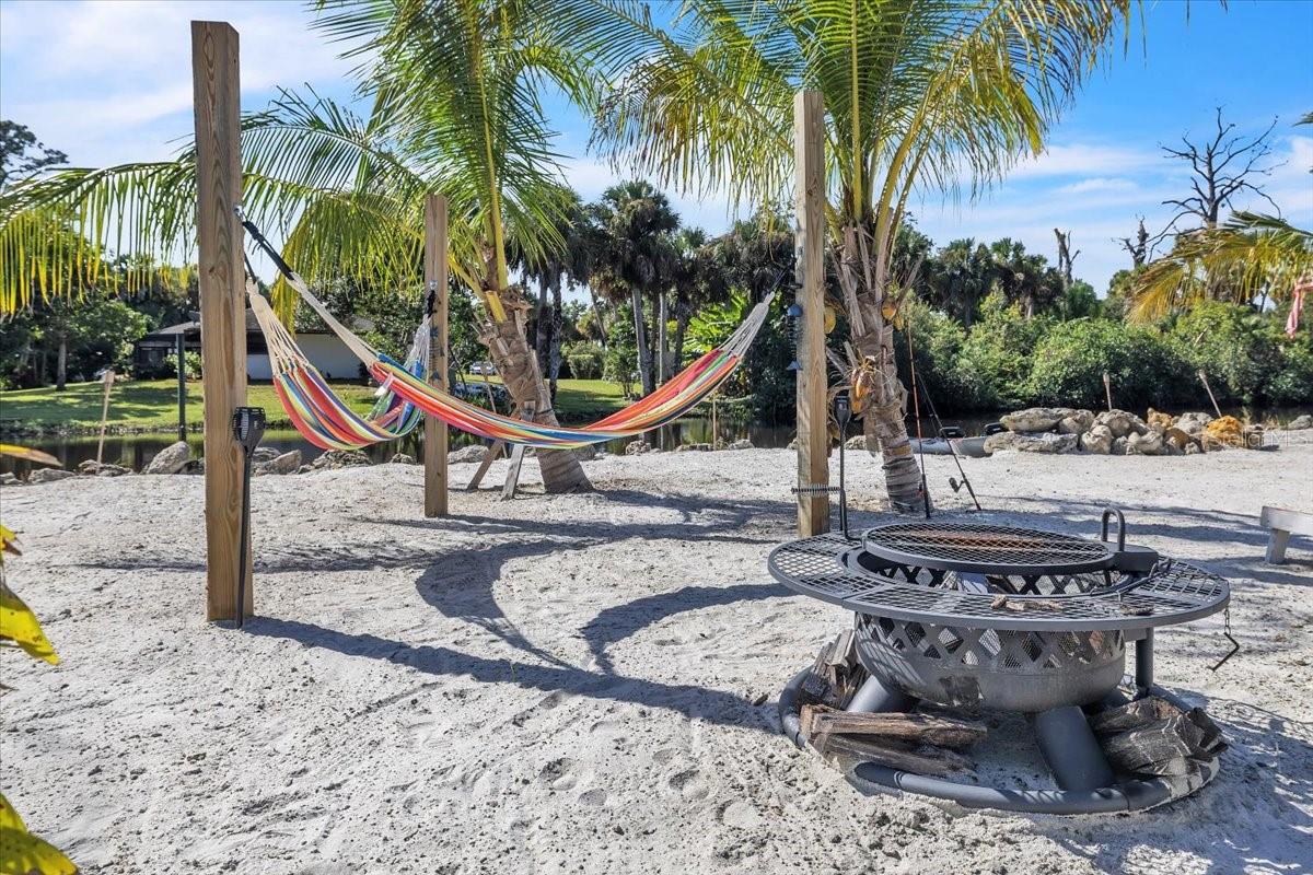 9470 COLONY DR, NORTH FORT MYERS, FL, 33917