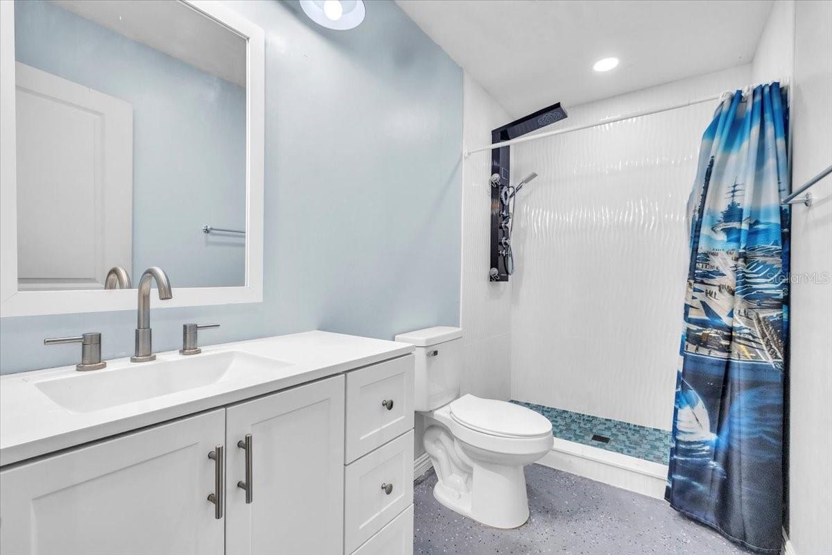 9470 COLONY DR, NORTH FORT MYERS, FL, 33917