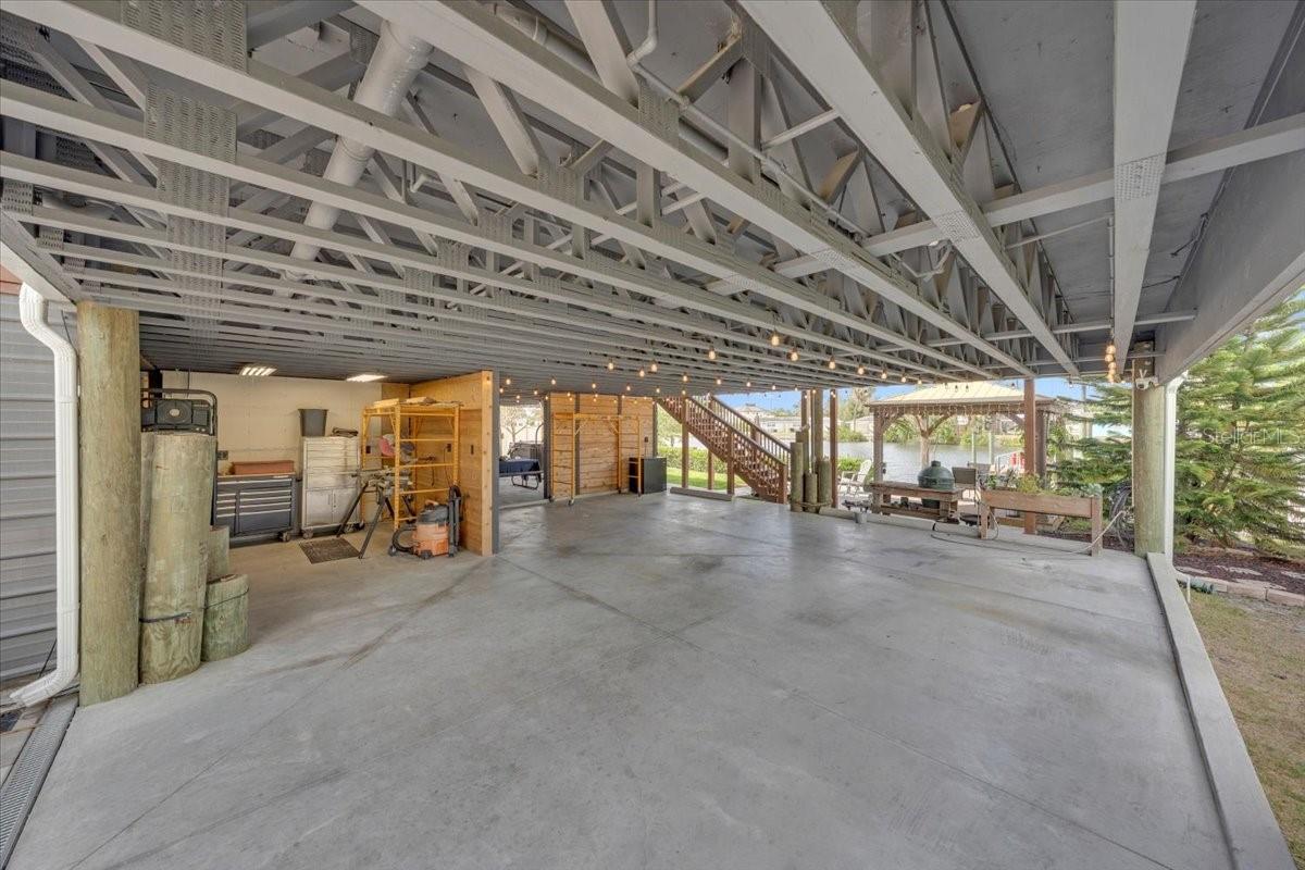 220 sq ft crawl space for additional storage.