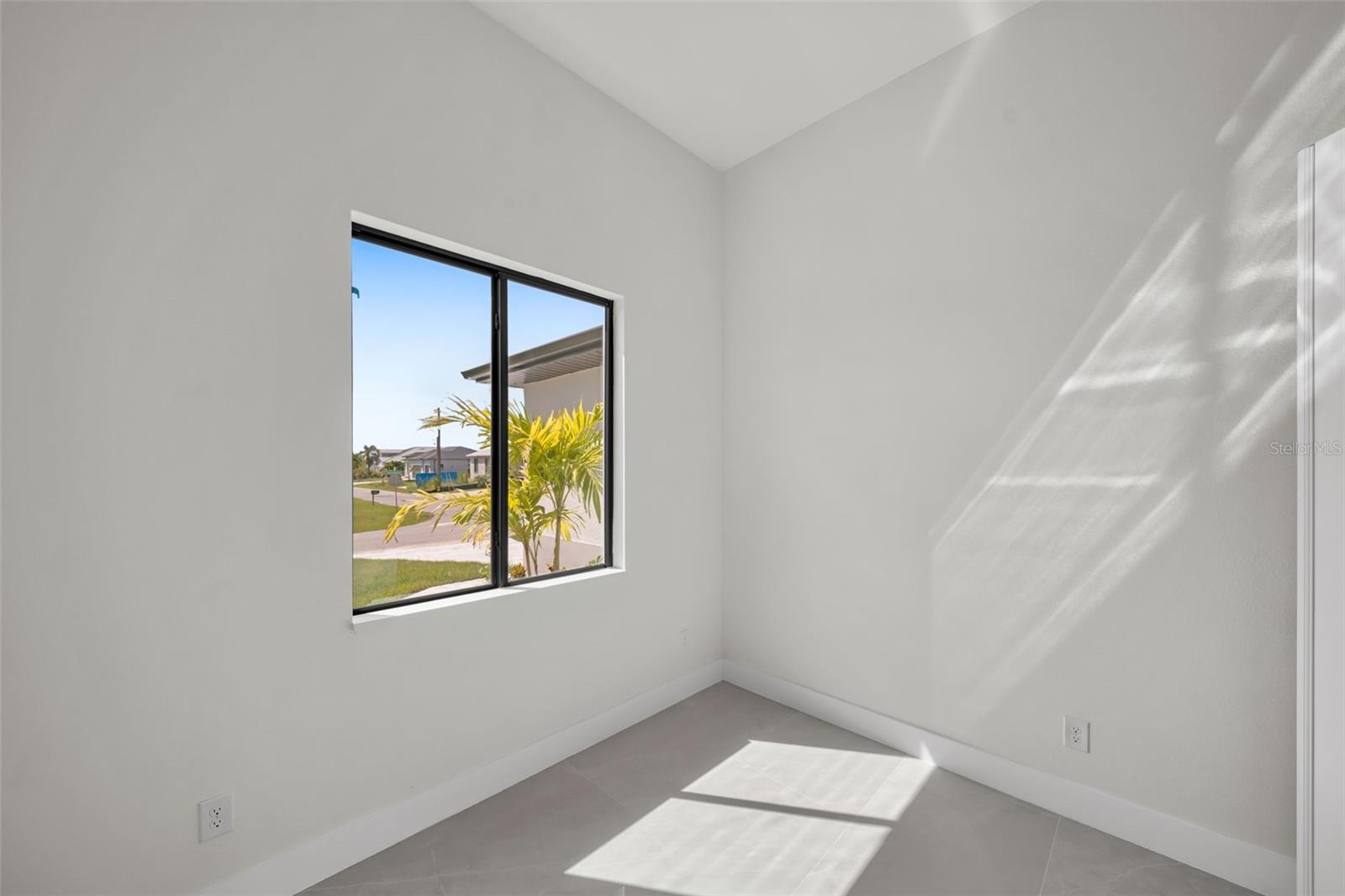 14020 CHESSWOOD LN, PORT CHARLOTTE, FL, 33981