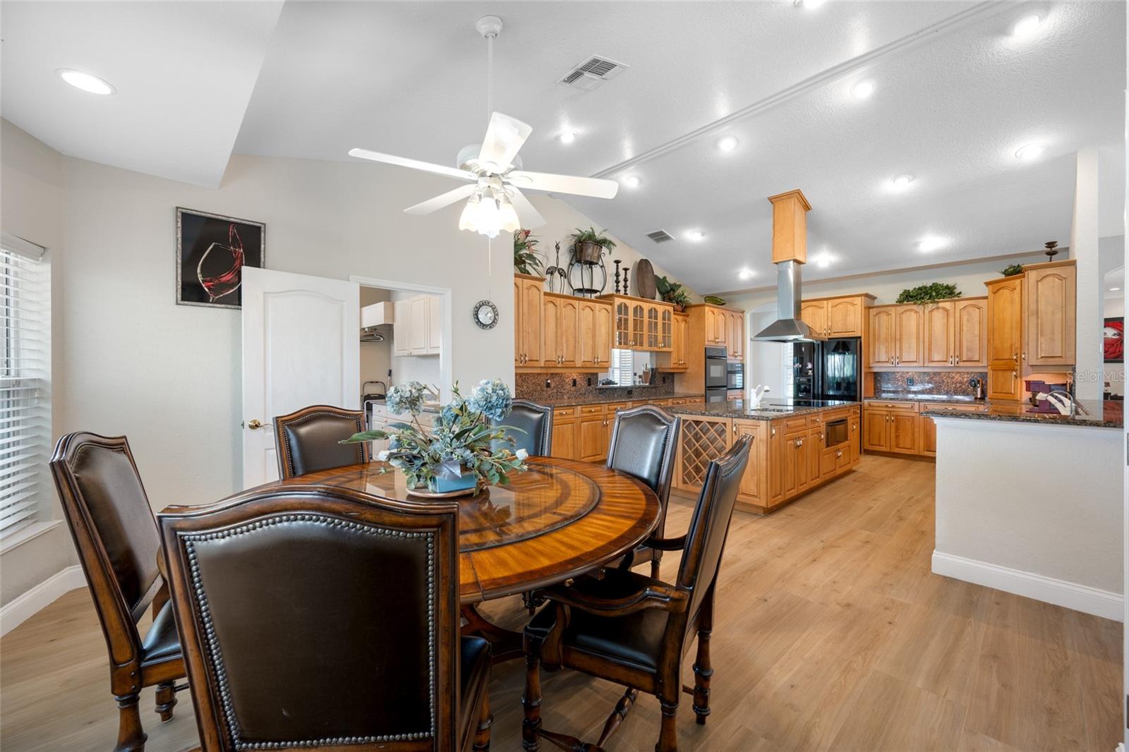 Dinette-kitchen- entrance to Laundry/mudroom