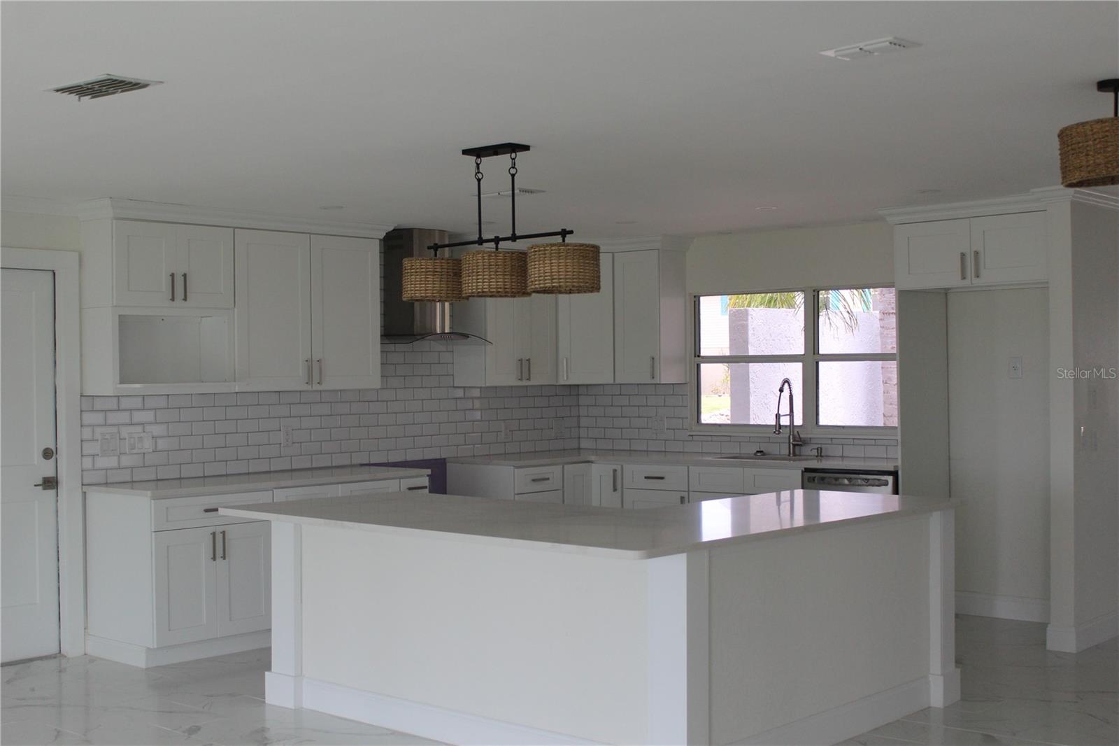 11930 W BAYSHORE DR, CRYSTAL RIVER, FL, 34429
