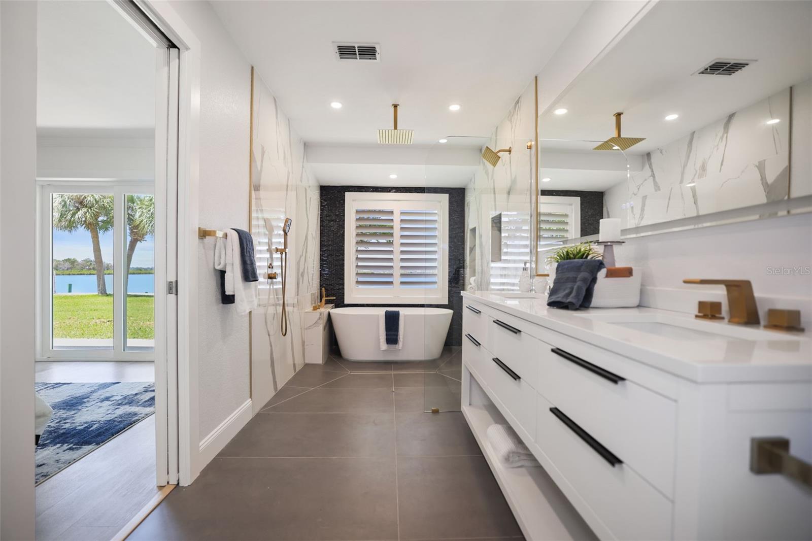 11930 W BAYSHORE DR, CRYSTAL RIVER, FL, 34429