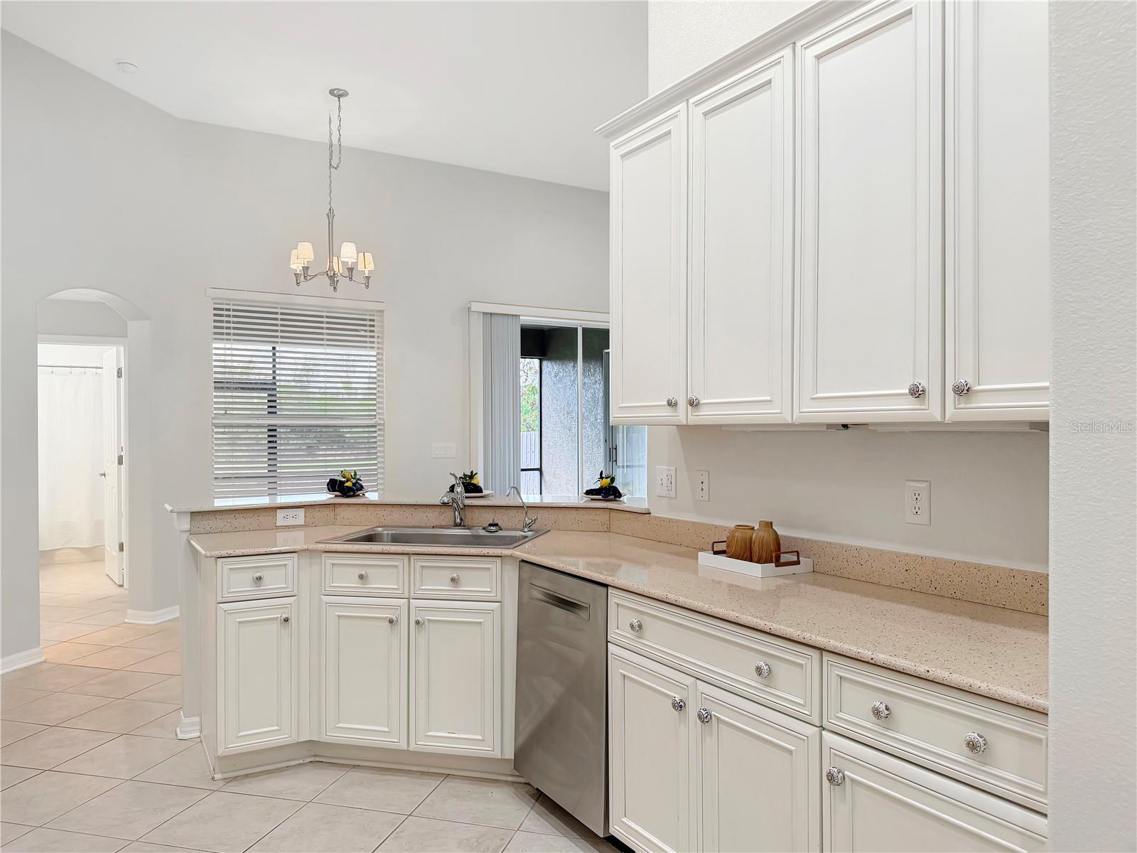 6817 CROMWELL GARDEN DR, APOLLO BEACH, FL, 33572