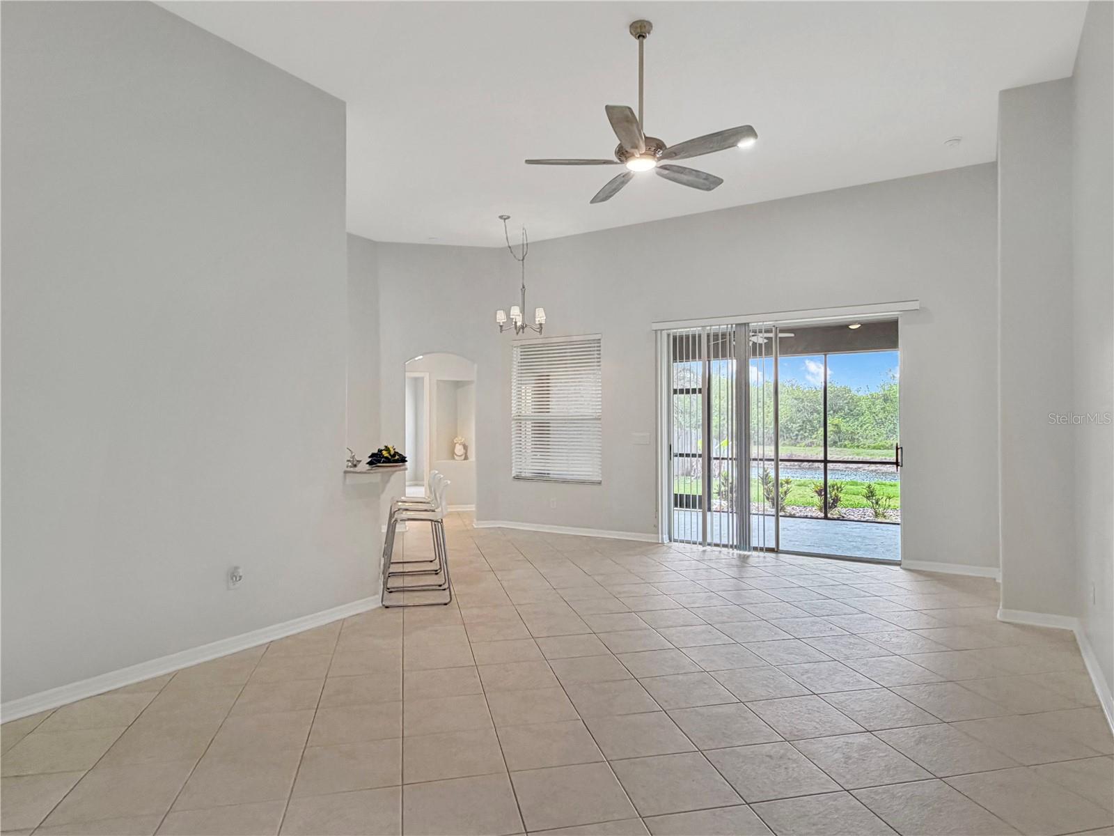 6817 CROMWELL GARDEN DR, APOLLO BEACH, FL, 33572